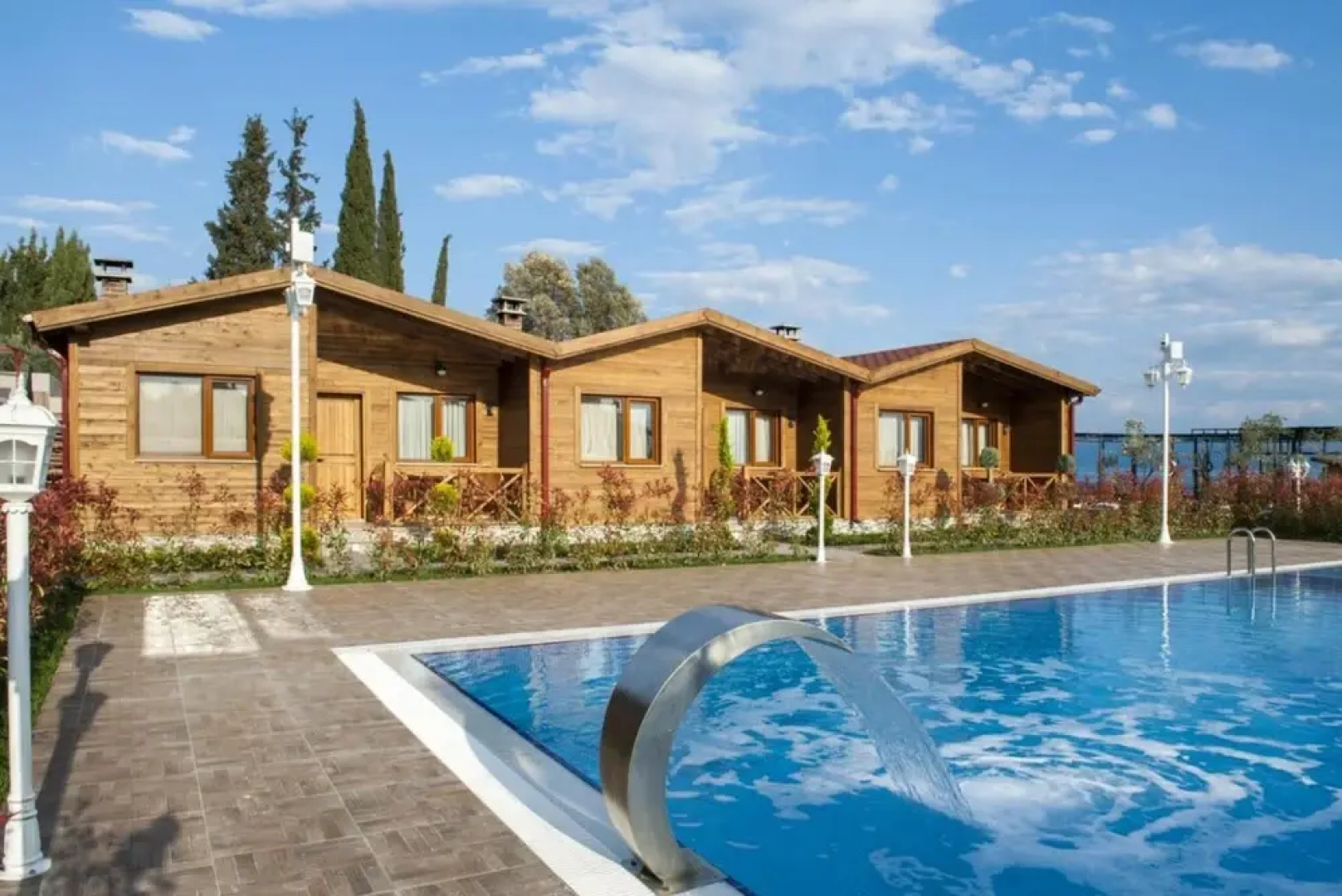 Luxurious Suits With Private Pool and Jacuzzi