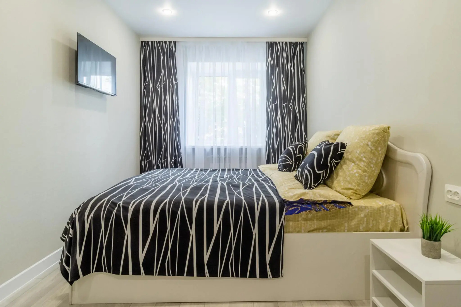 На Сутки на улице Урицкого 6