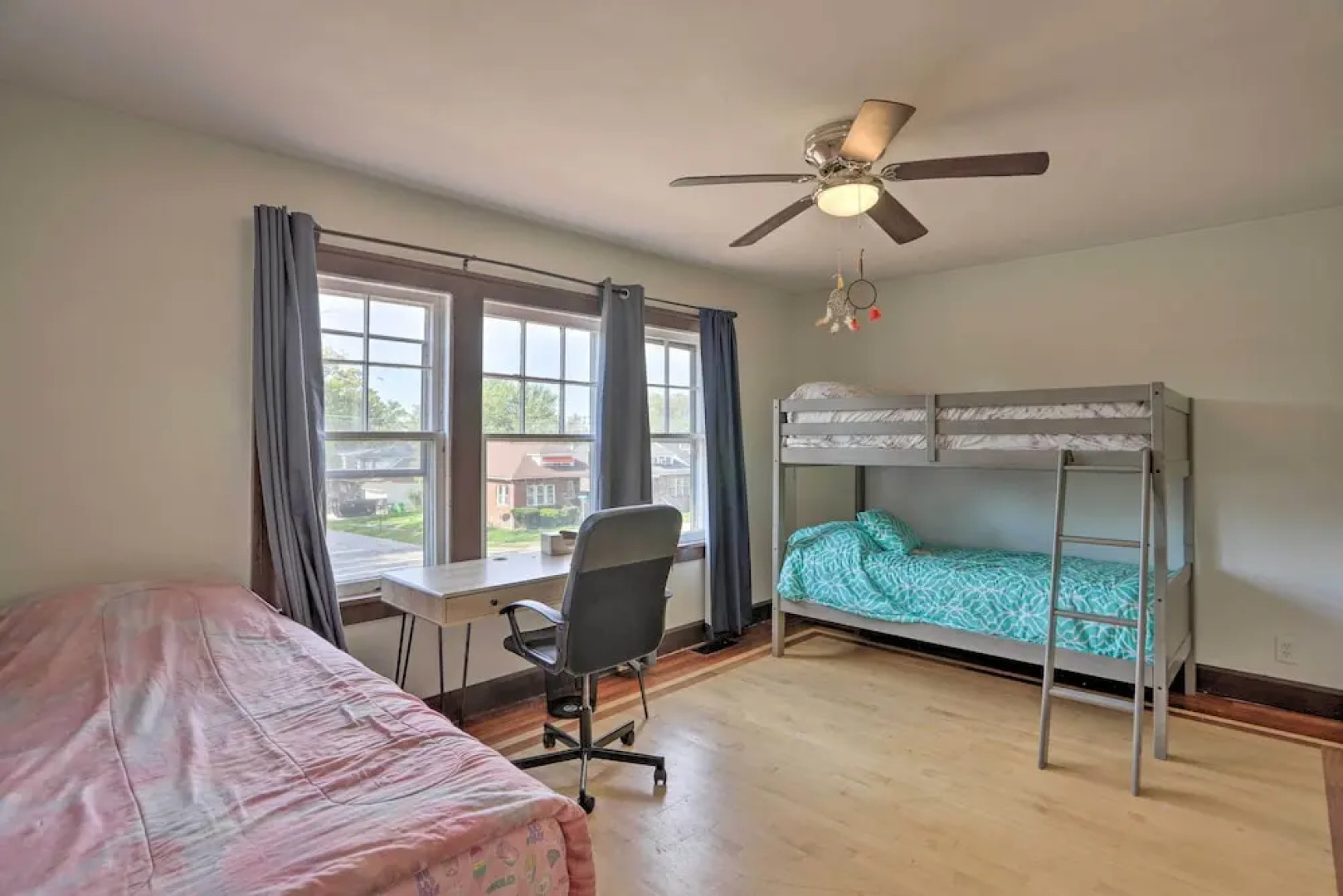 Cleveland Area Home w/ Deck < 10 Mi to Dtwn!