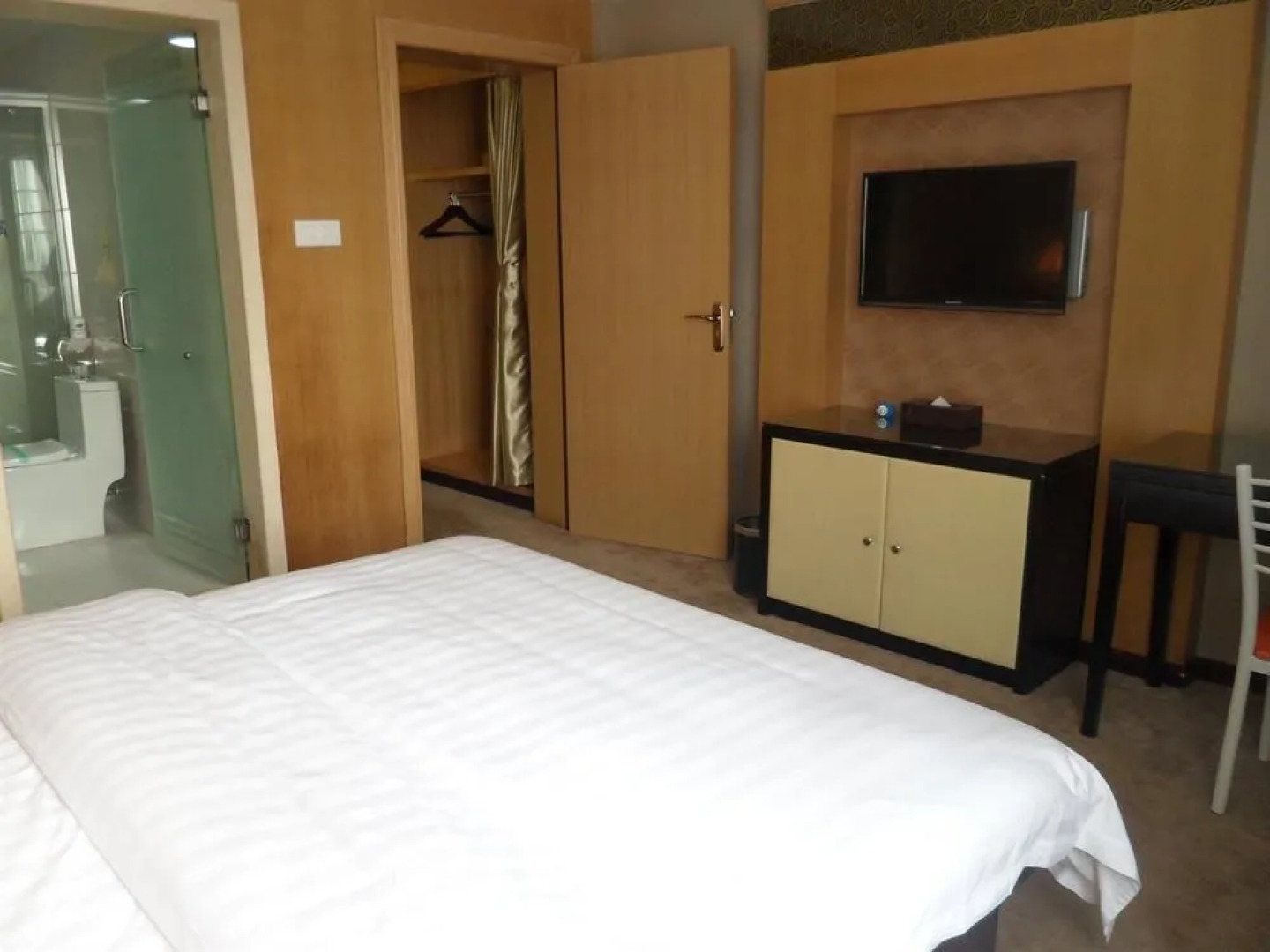 Wanfeng Business Hotel