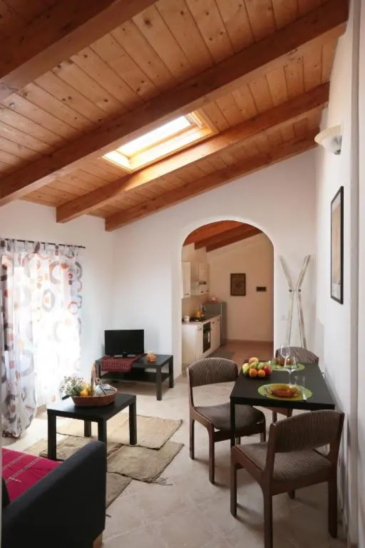 Freshwater Pirates Apt #19