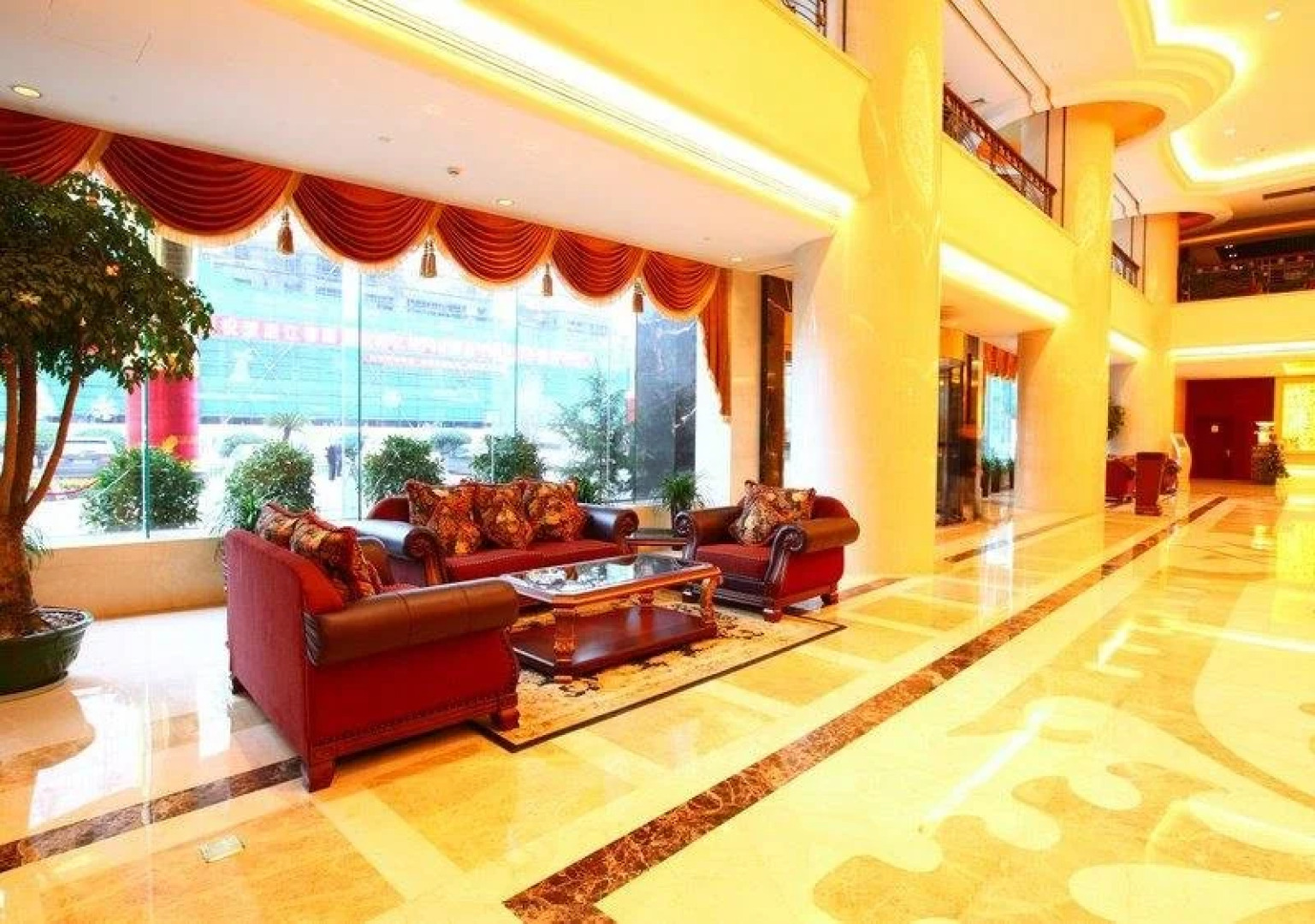 Double-Dove Peace International Hotel