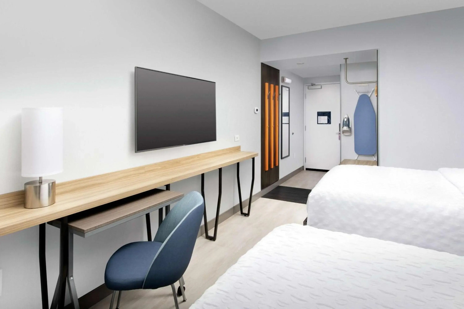 Tru by Hilton Louisville East