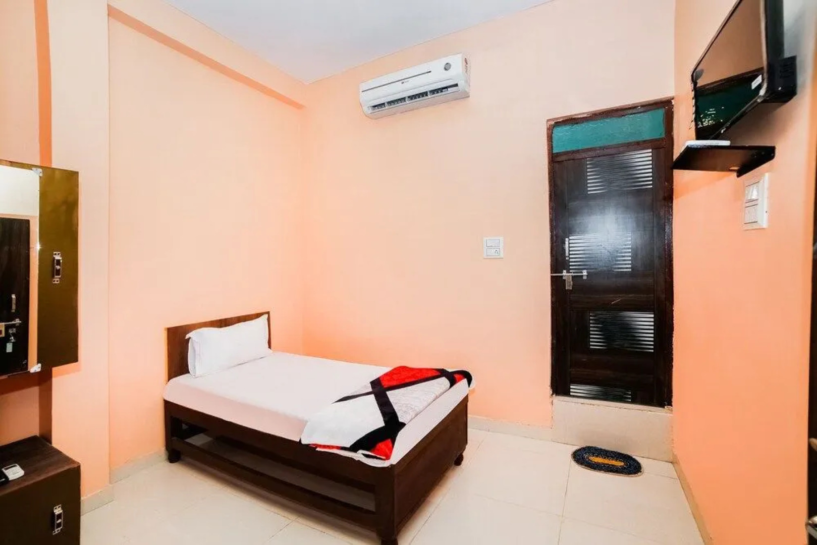 Spot On 46331 Hotel Kushas