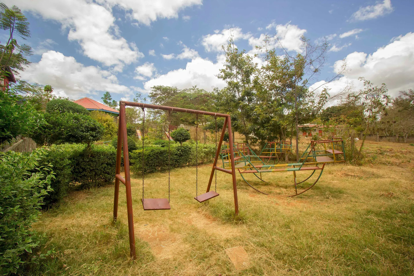 Intercounty Gardens Hotel