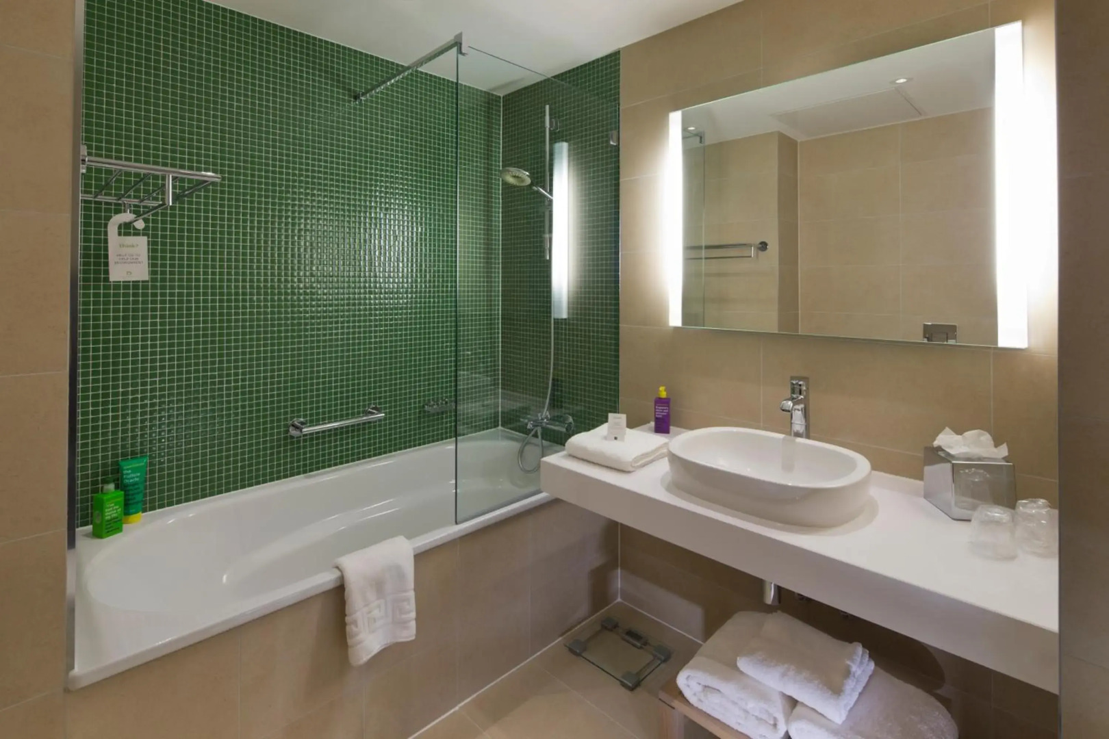 The Orchard Hotel & Restaurant