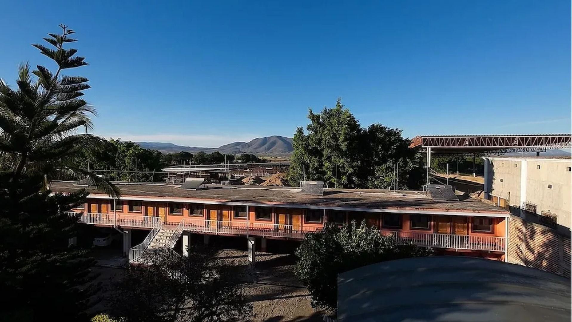 Hotel Cuatro Caminos