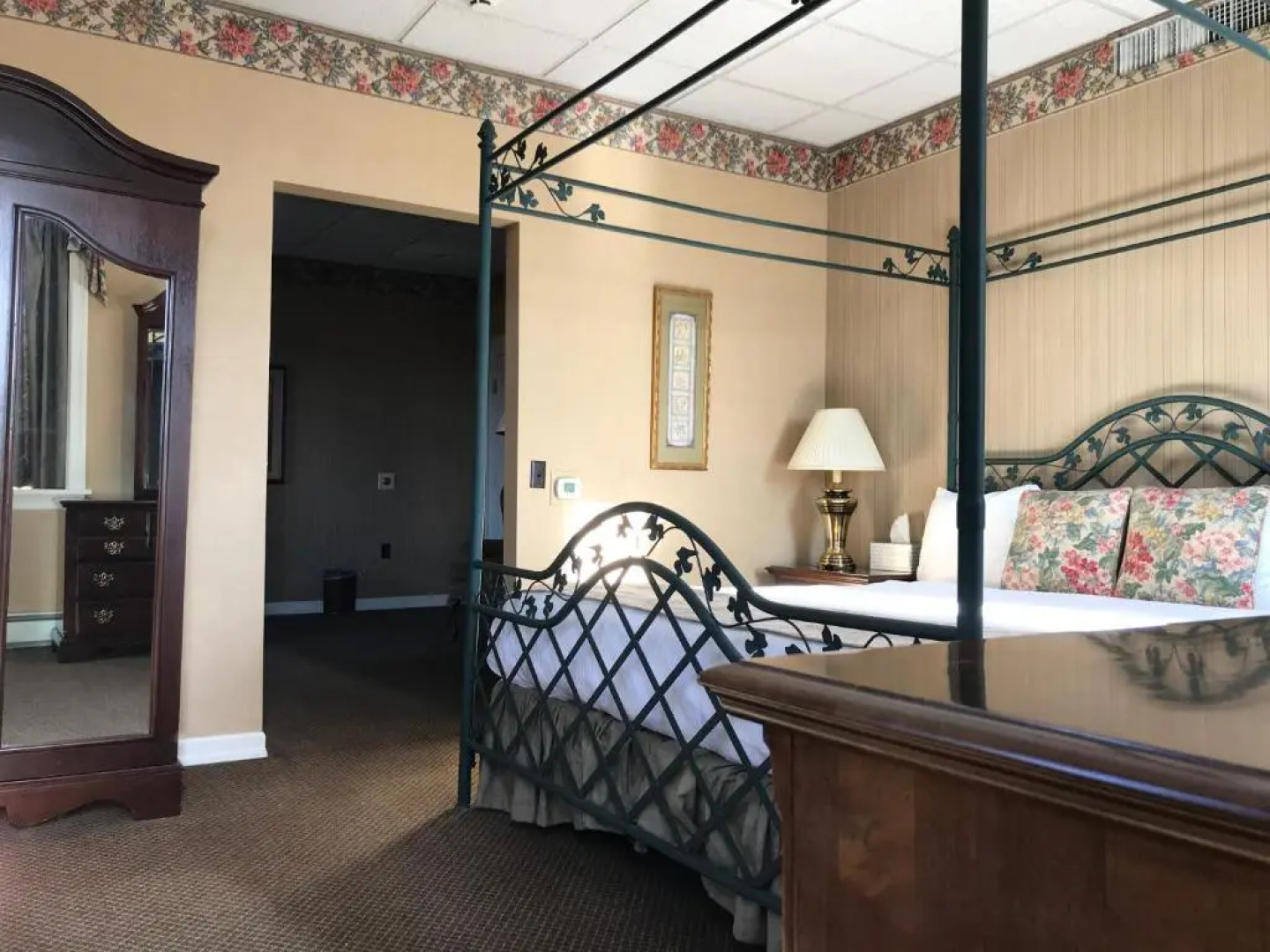 Waynebrook Inn, Est 1865