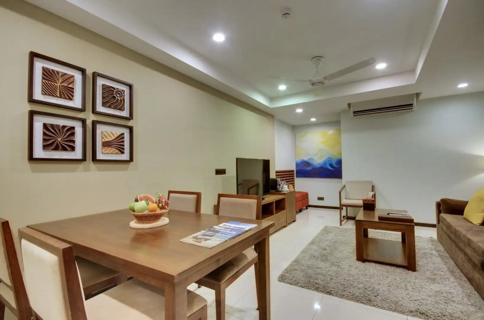 Отель The Somerset