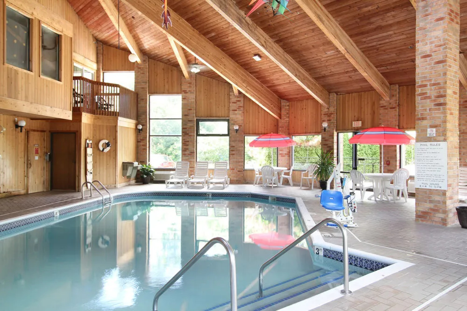 Baymont Inn & Suites Muskegon