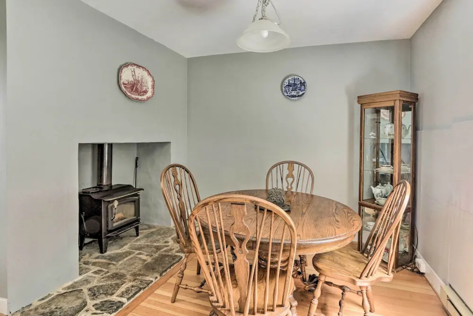 Historic Townhome in Downtown Shepherdstown!