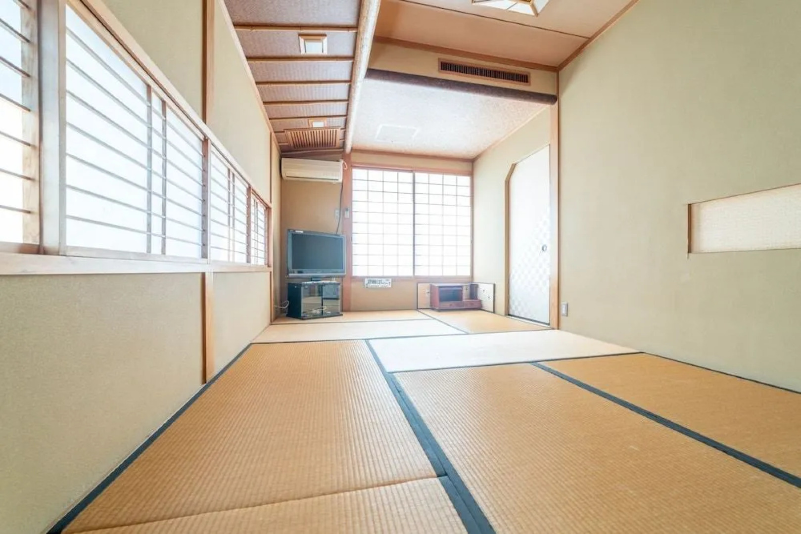 Business Hotel Nishiura Yokkaichi