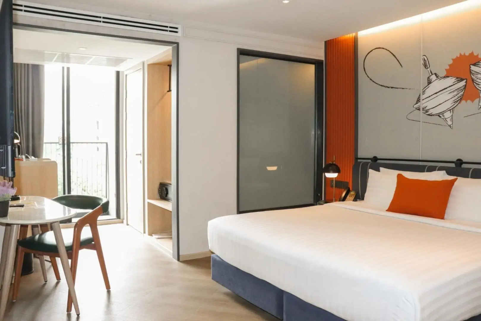 The Quart Ruamrudee by UHG