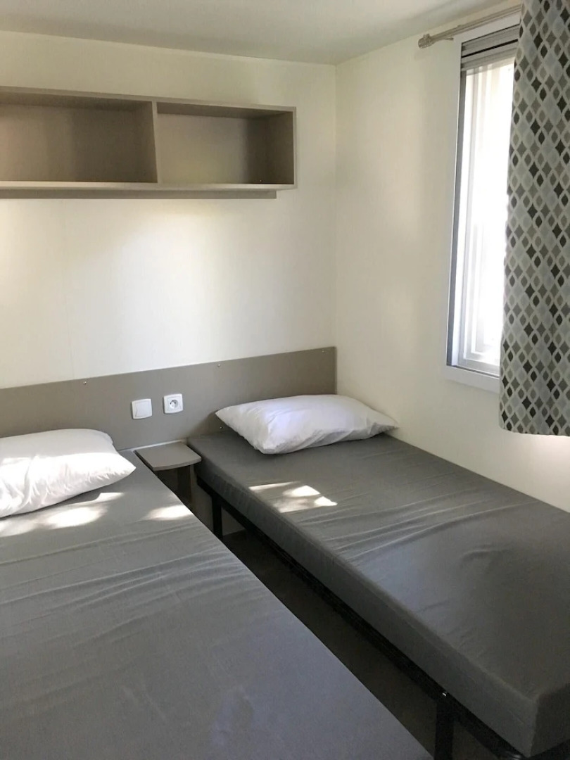 Property With 3 Bedrooms in Les Mathes, With Pool Access and Enclosed