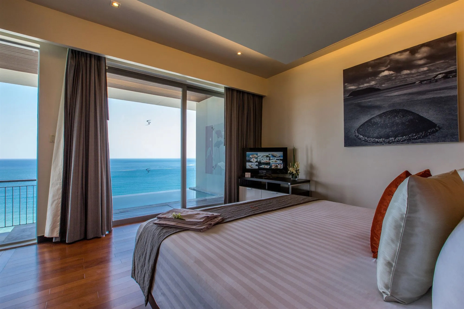 Cape Sienna Gourmet Hotel & Villas