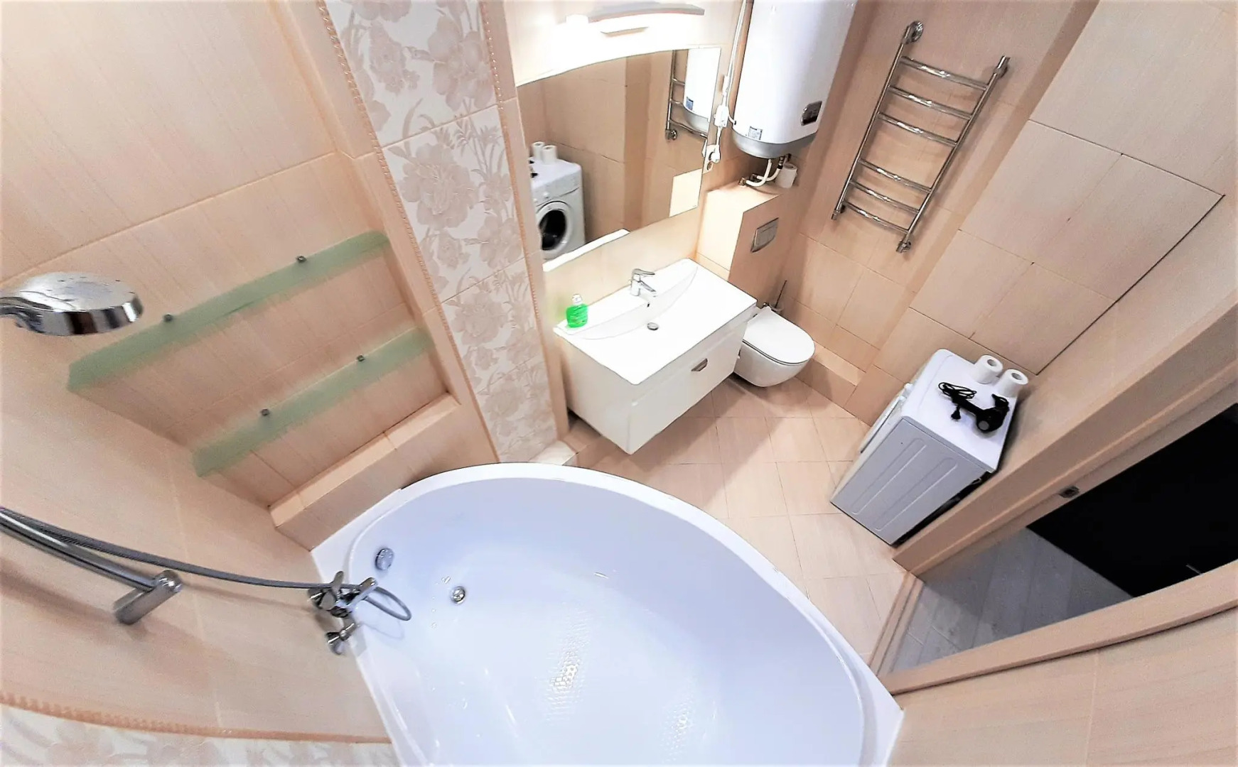 Мегаполис на улице Средне-Московская