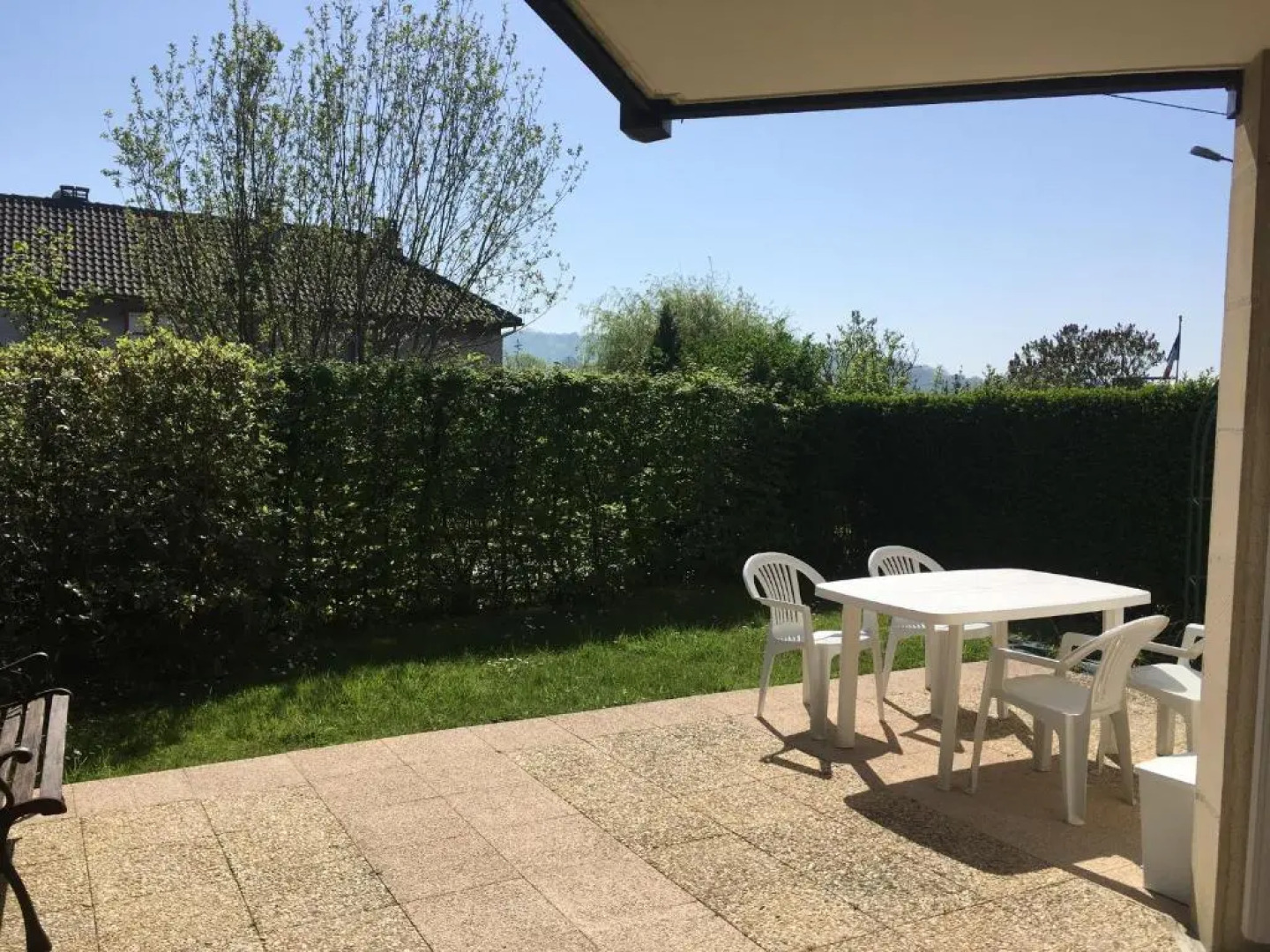 appartement proche mer avec jardin ensoleillé