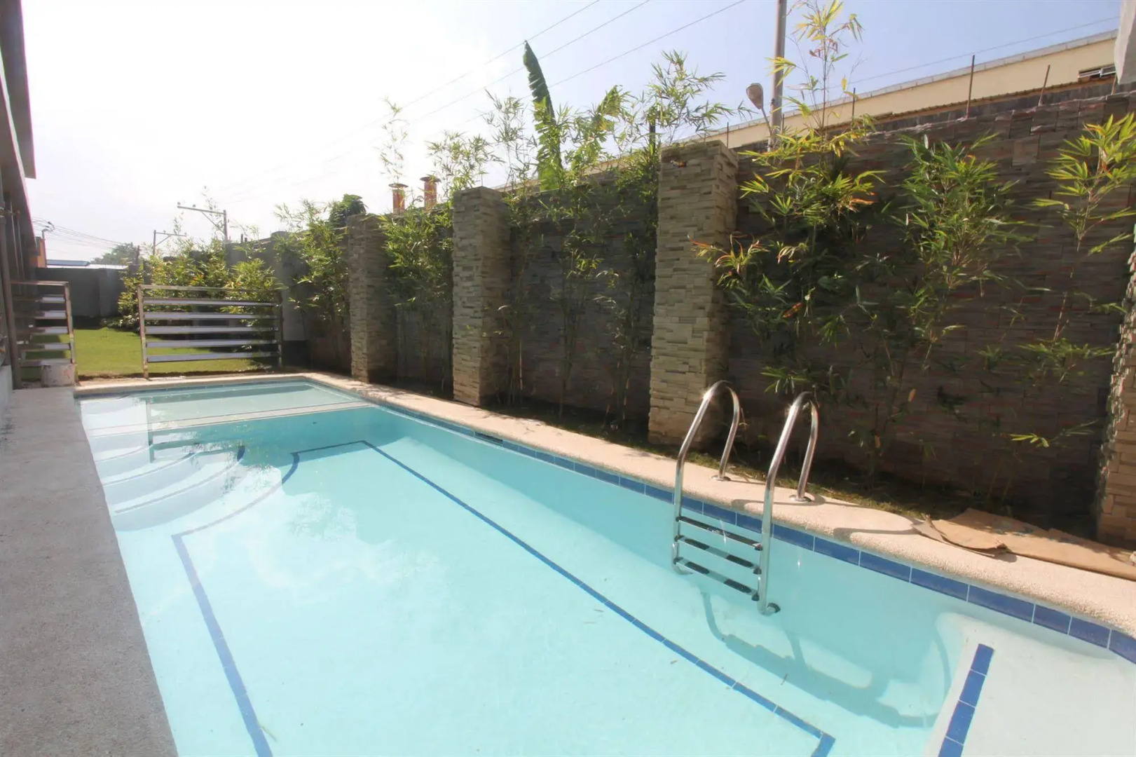 RedDoorz @ Grand Apartelle Hernan Cortes Cebu