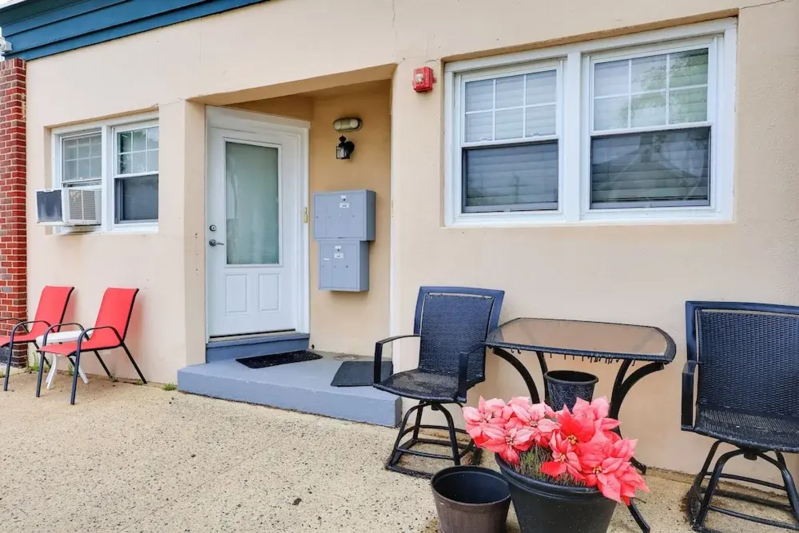 Walk to Downtown & Beach: Ocean Grove Apartment!