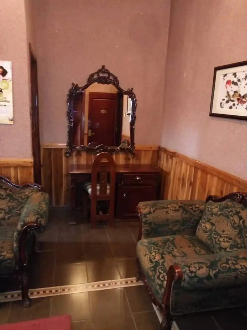 Pathfinder Hotel And Holiday Inn