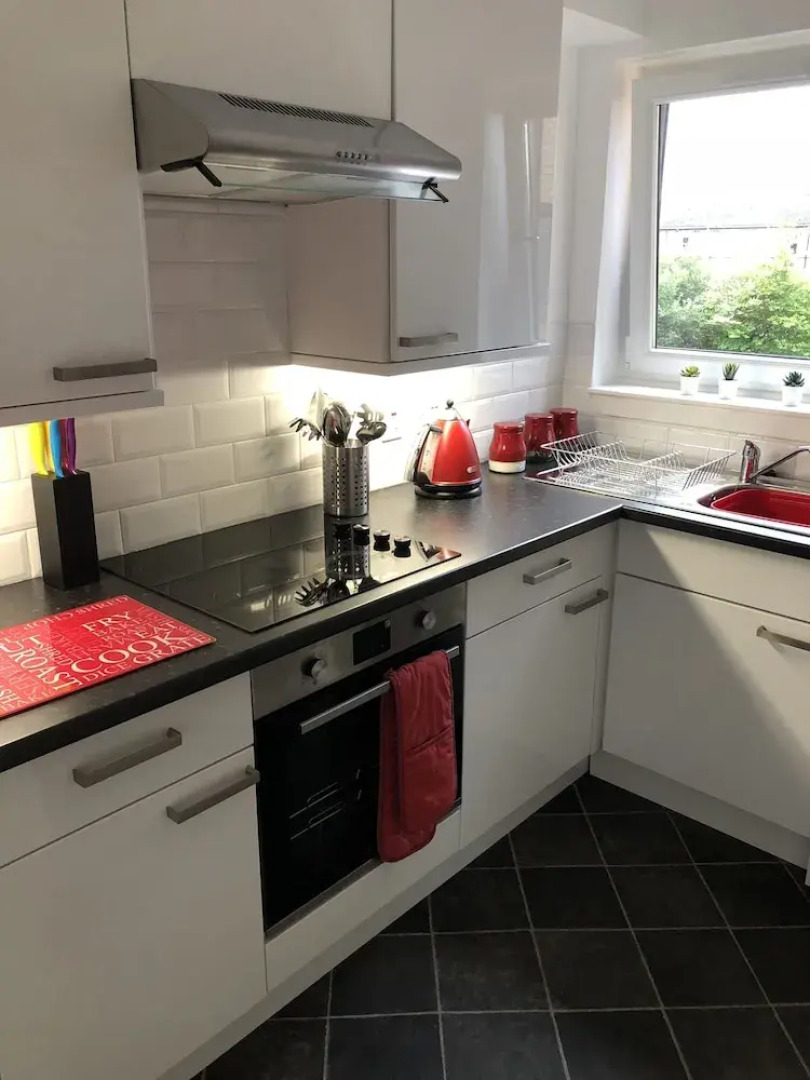 Large Apartment GLA Airport