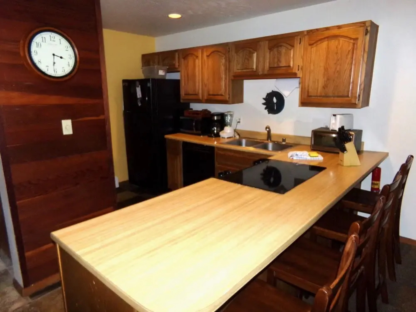 Snowscape 2 bed 2 bath 2 Br condo by RedAwning