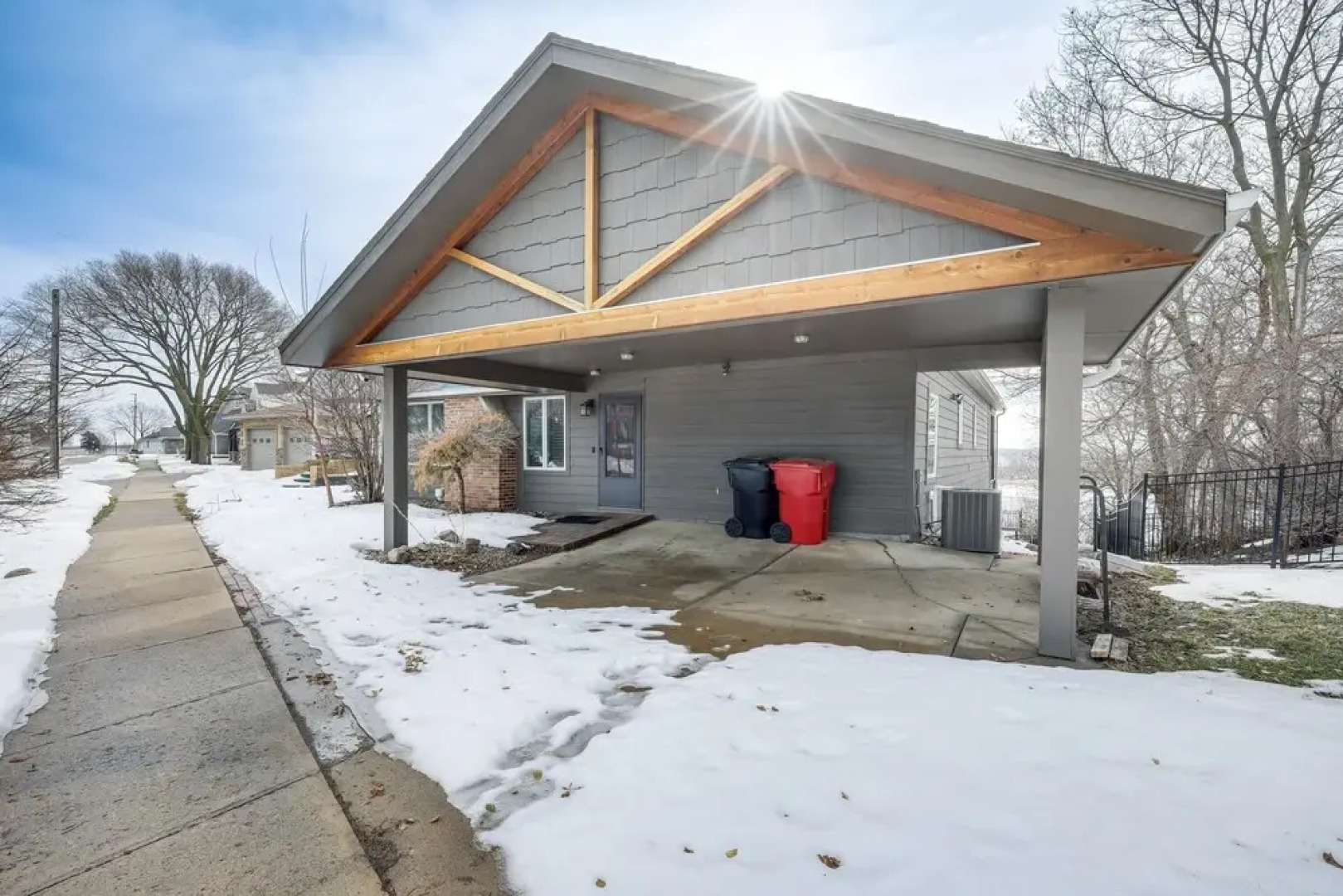 Yankton Vacation Home w/ Hot Tub & River Views