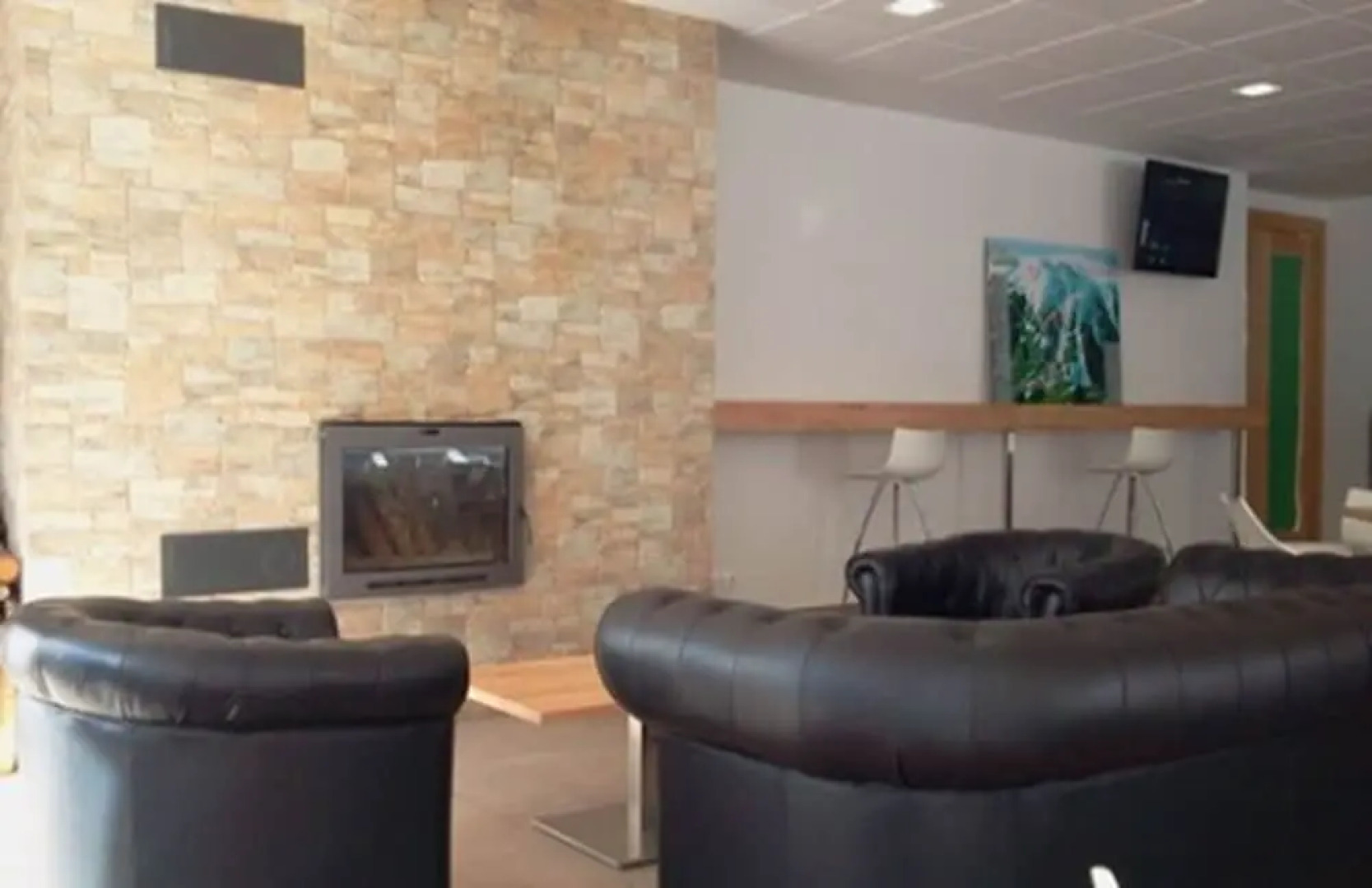 Oca Manzaneda Estación de Montaña