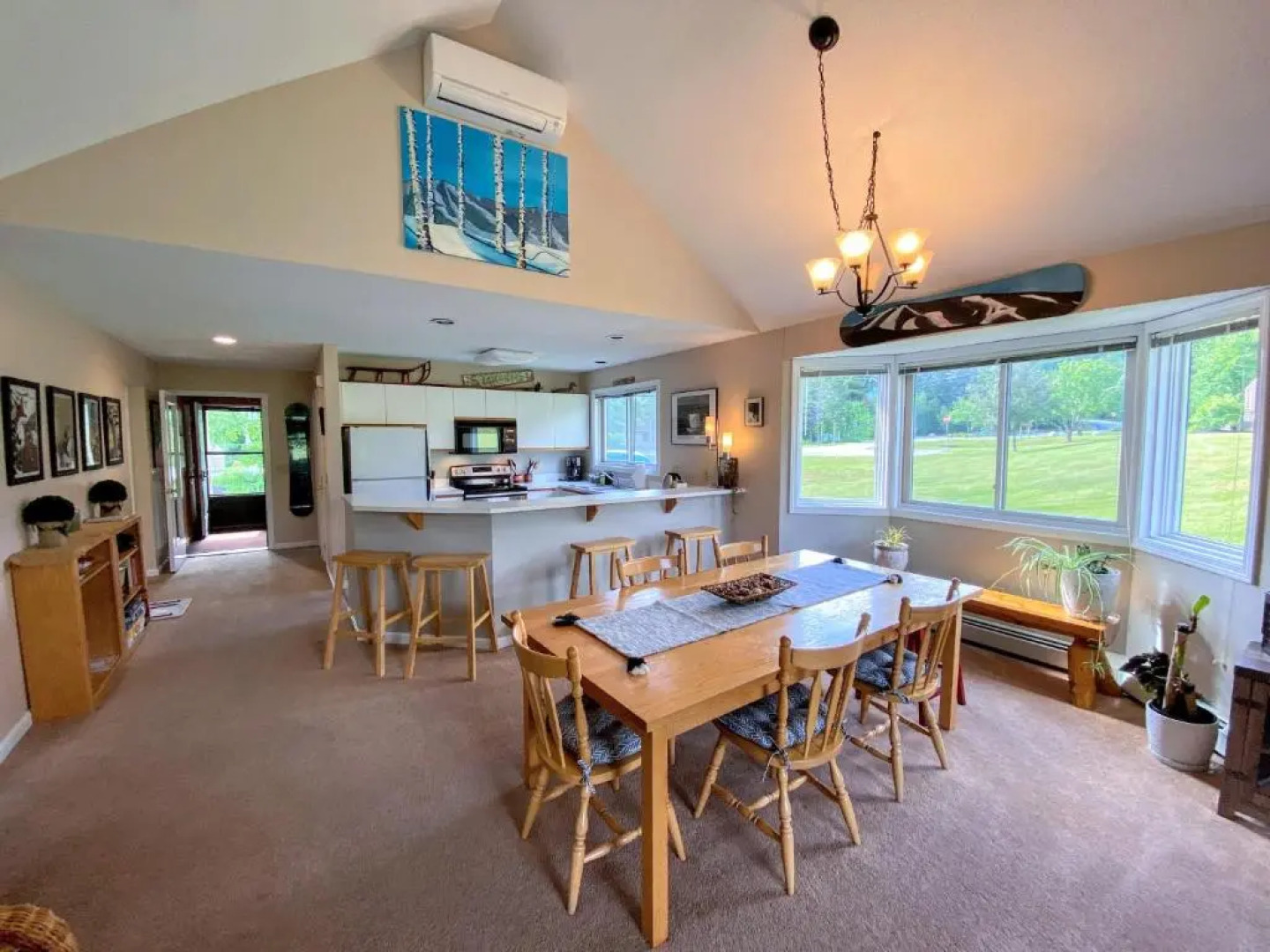 F4 Warm Fairway Village Townhome mountain views and large lawn So much to do