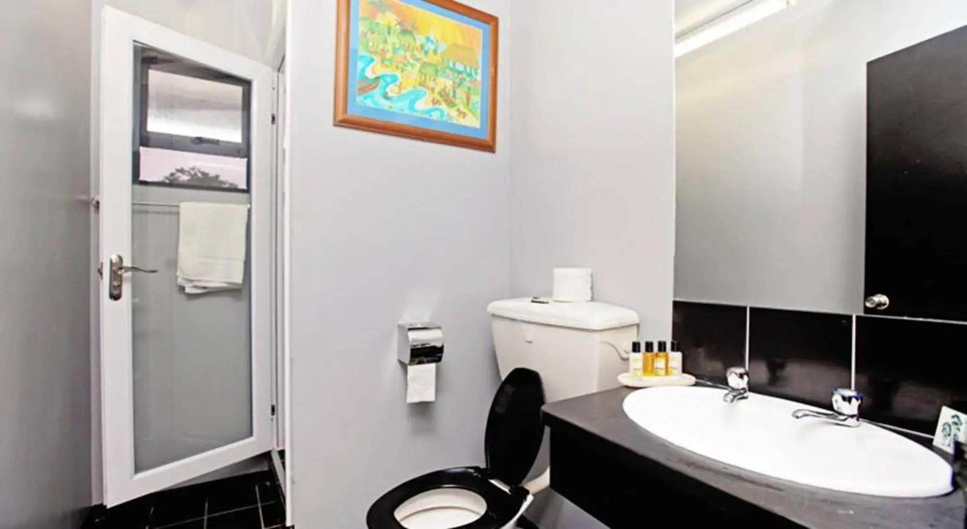 Travellers Point Hotel