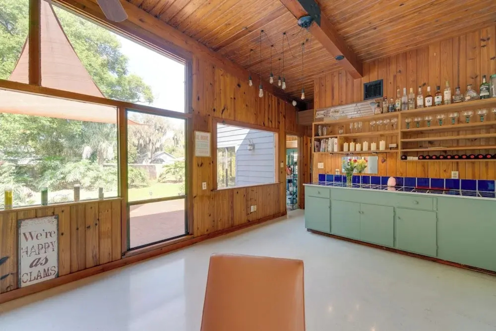 2 Mi to Riverwalk: Palmetto Gem w/ Fire Pit & BBQ