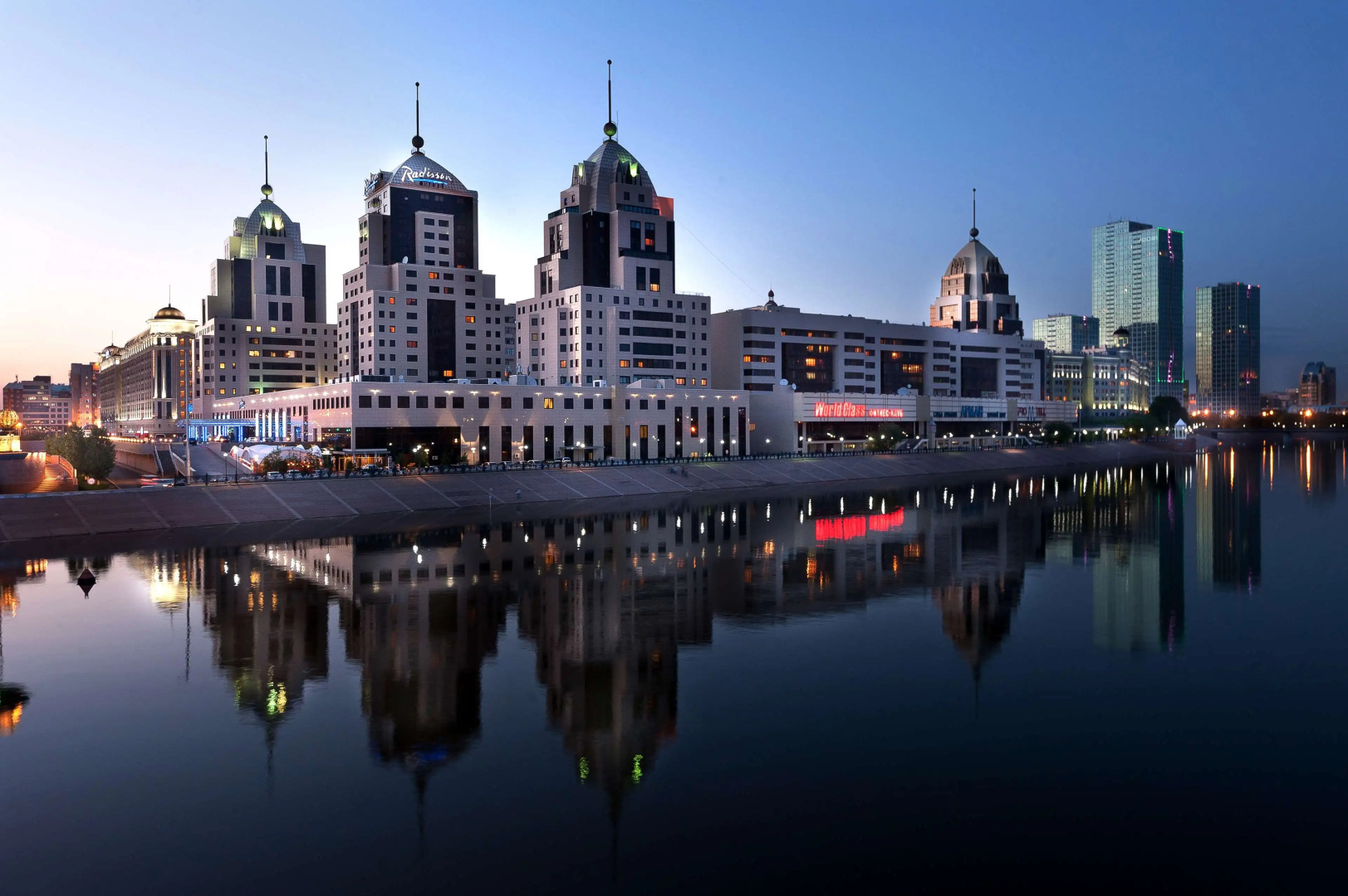 Radisson Hotel, Астана