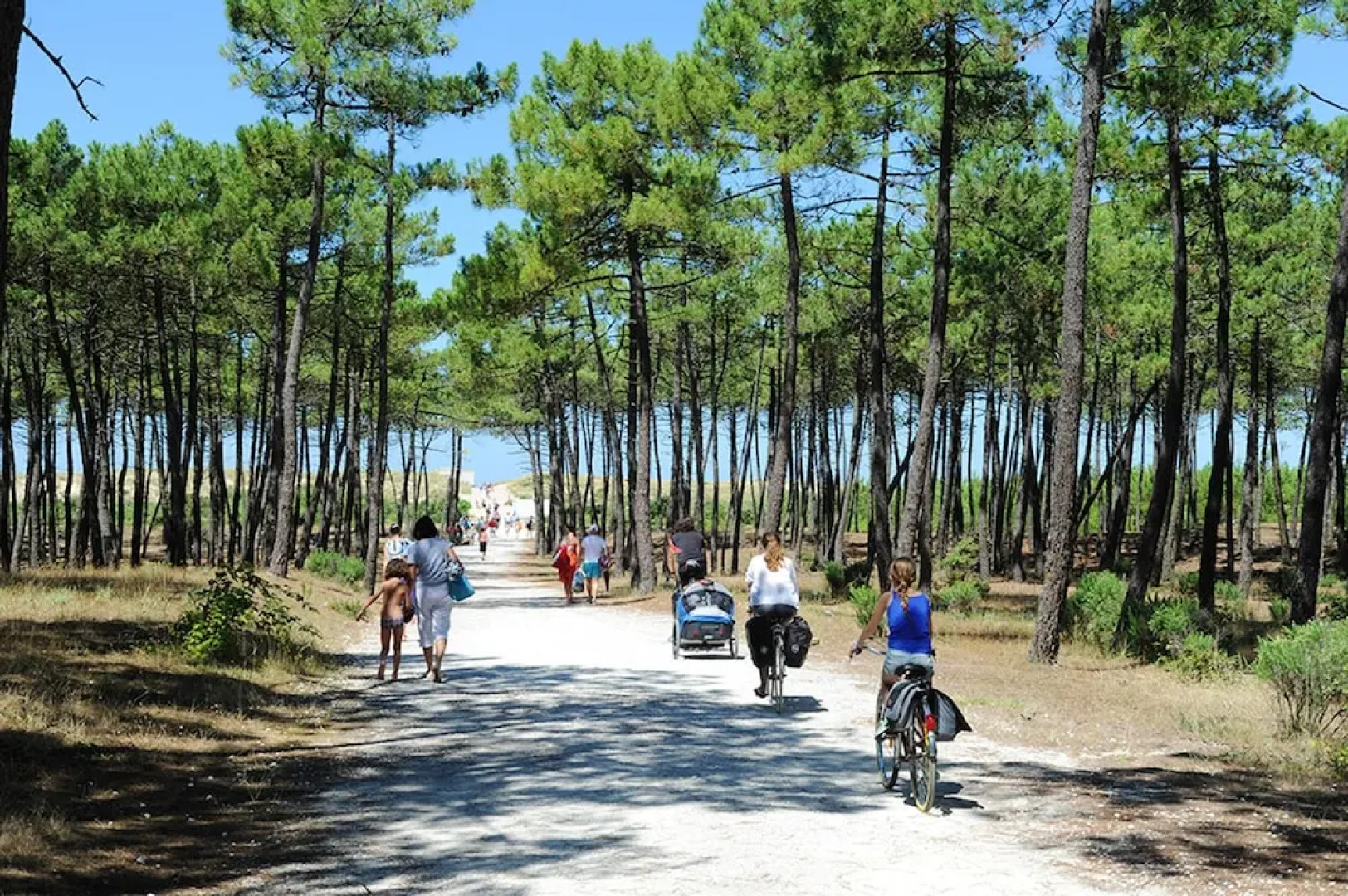 Property With 2 Bedrooms in Les Mathes, With Pool Access, Furnished Ga