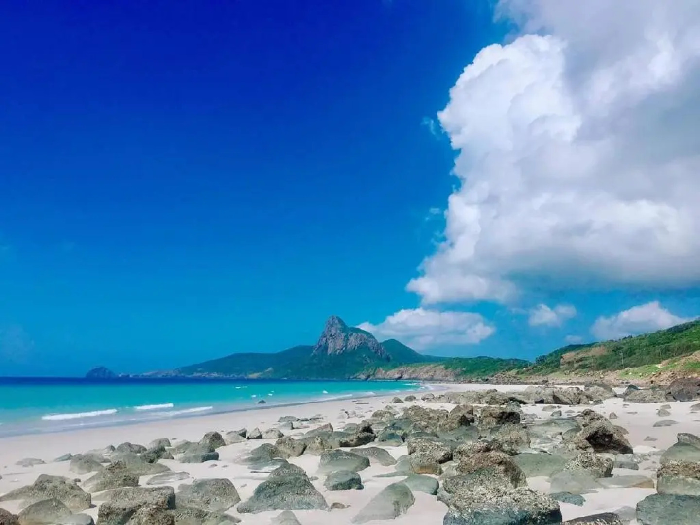 Hoang Gia Hotel Con Đao