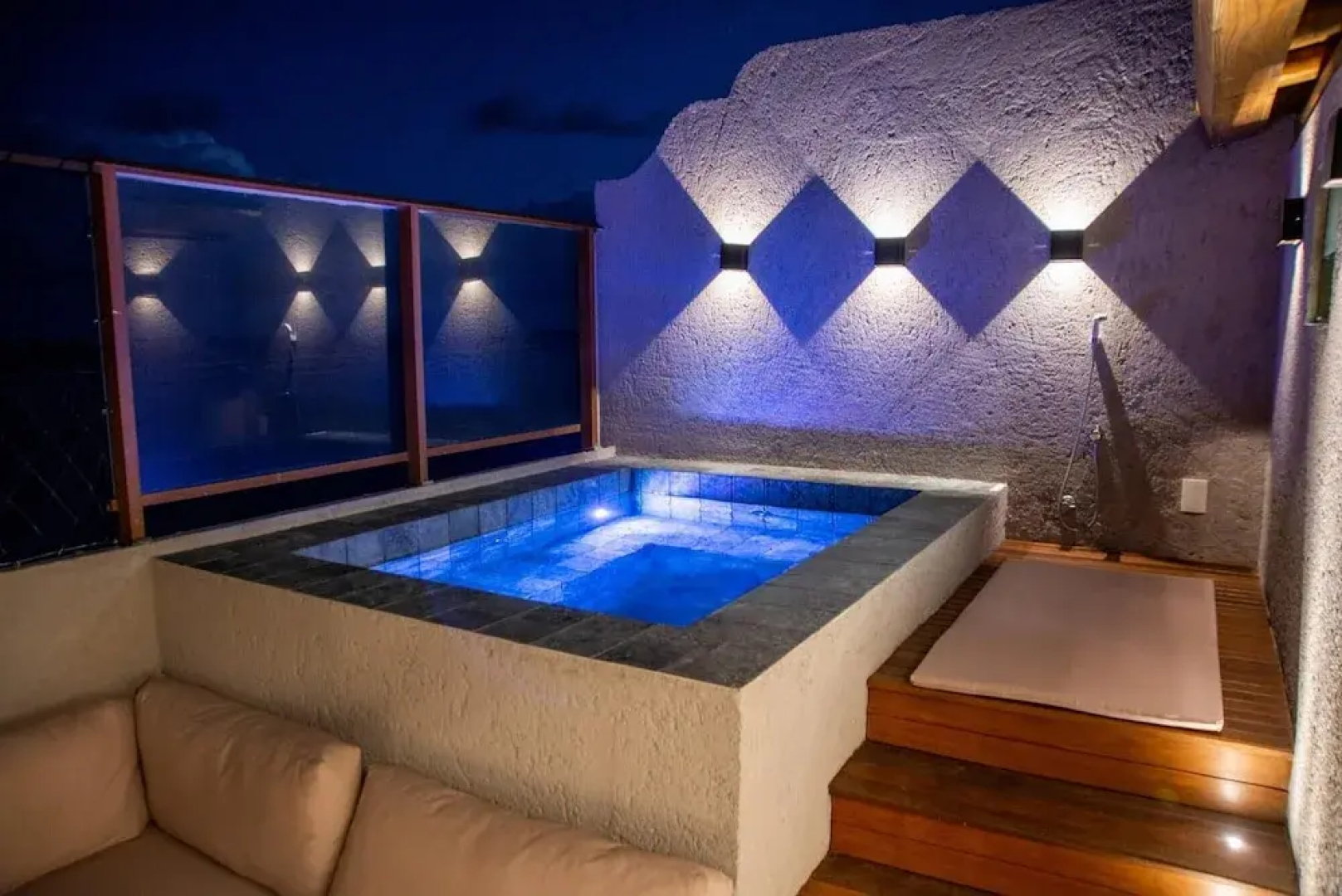 Cobertura Nica Beira-mar Barra Bali Resort