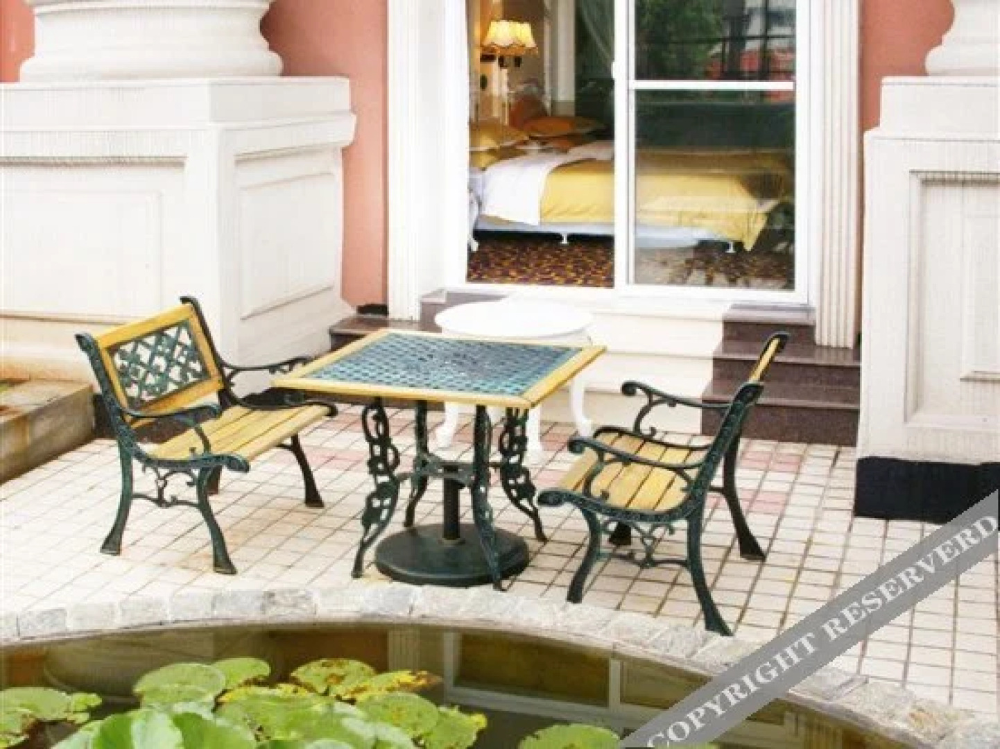 Swan Lake International Hotel