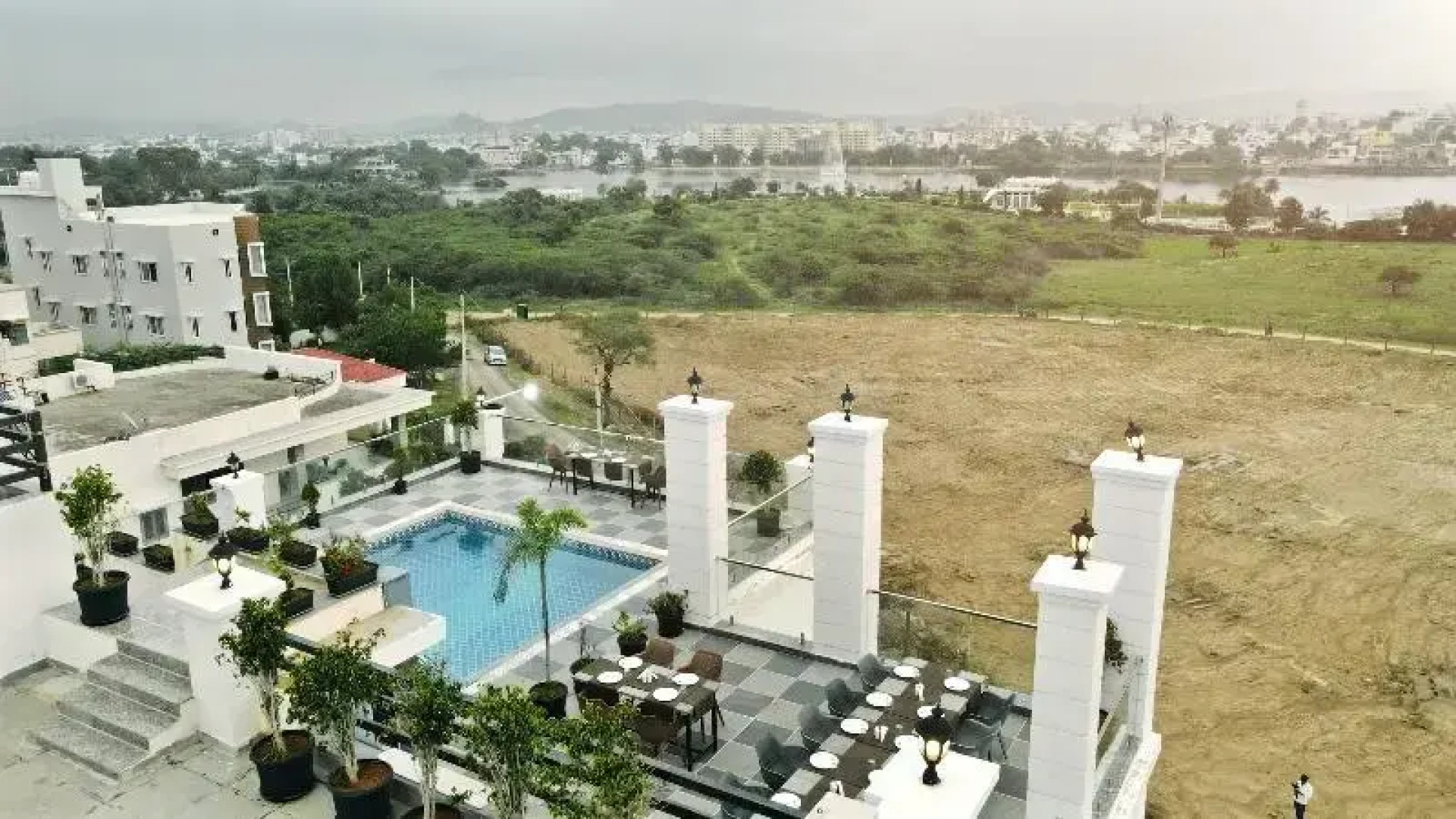 Revaas Lake View Boutique Hotel