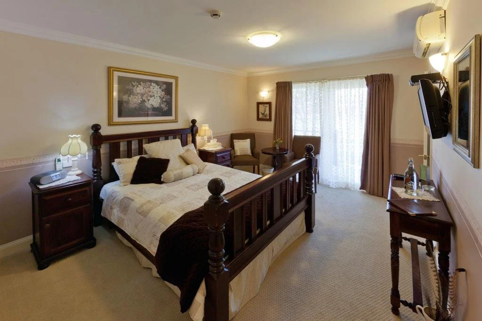 Plumes on the Green Boutique Bed & Breakfast