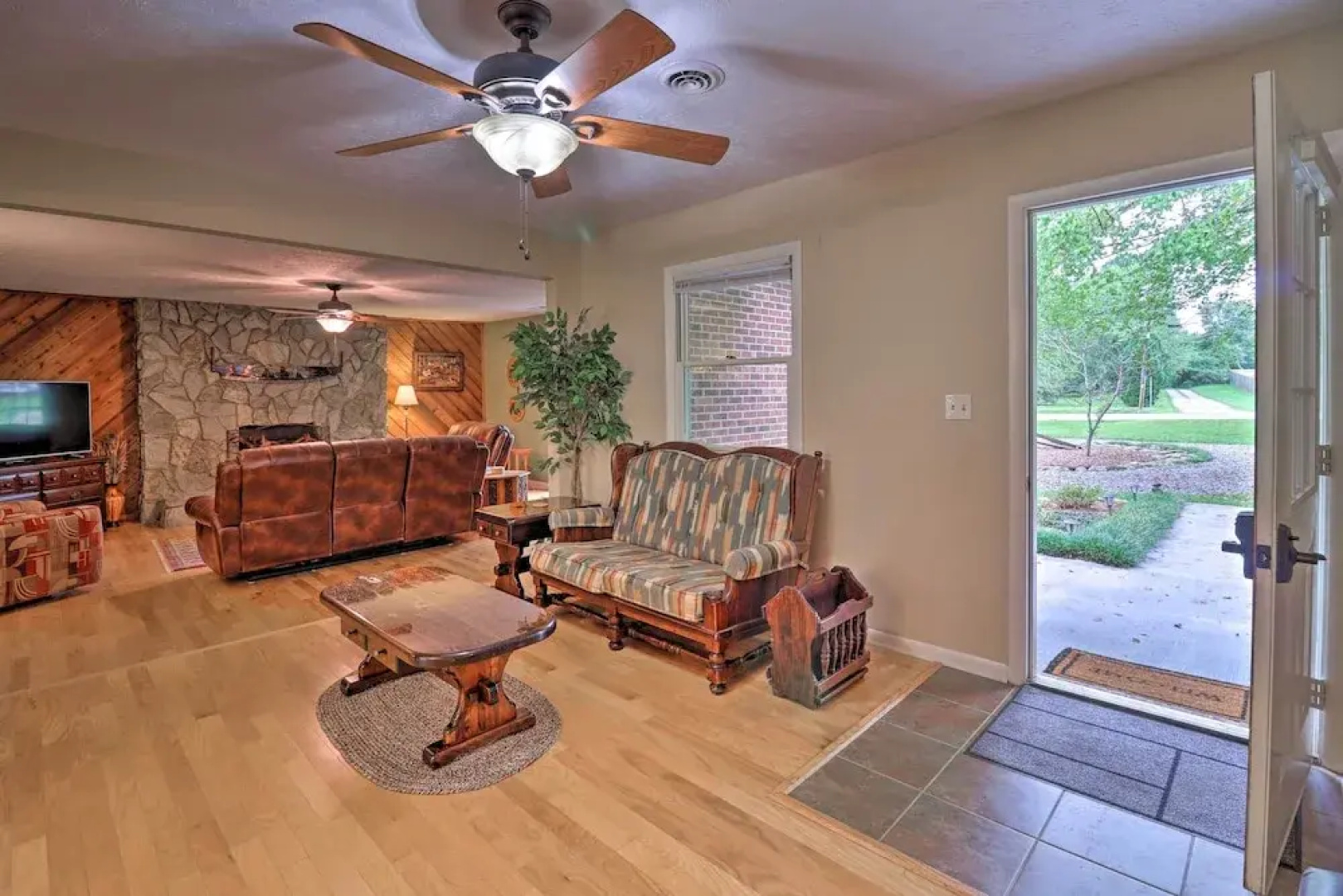 Hendersonville Home w/ Fire Pit: 5 Mi to Downtown!