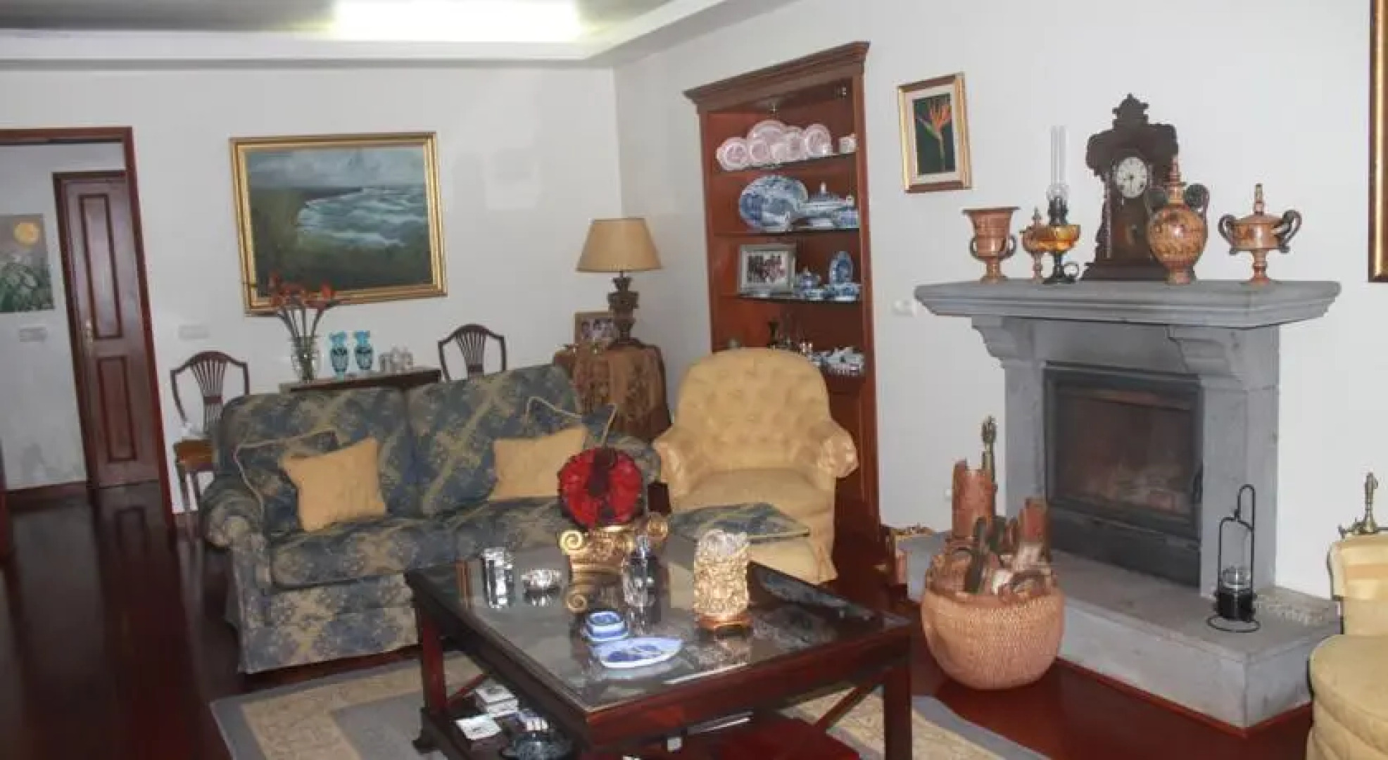 Vivenda com piscina à frente da praia