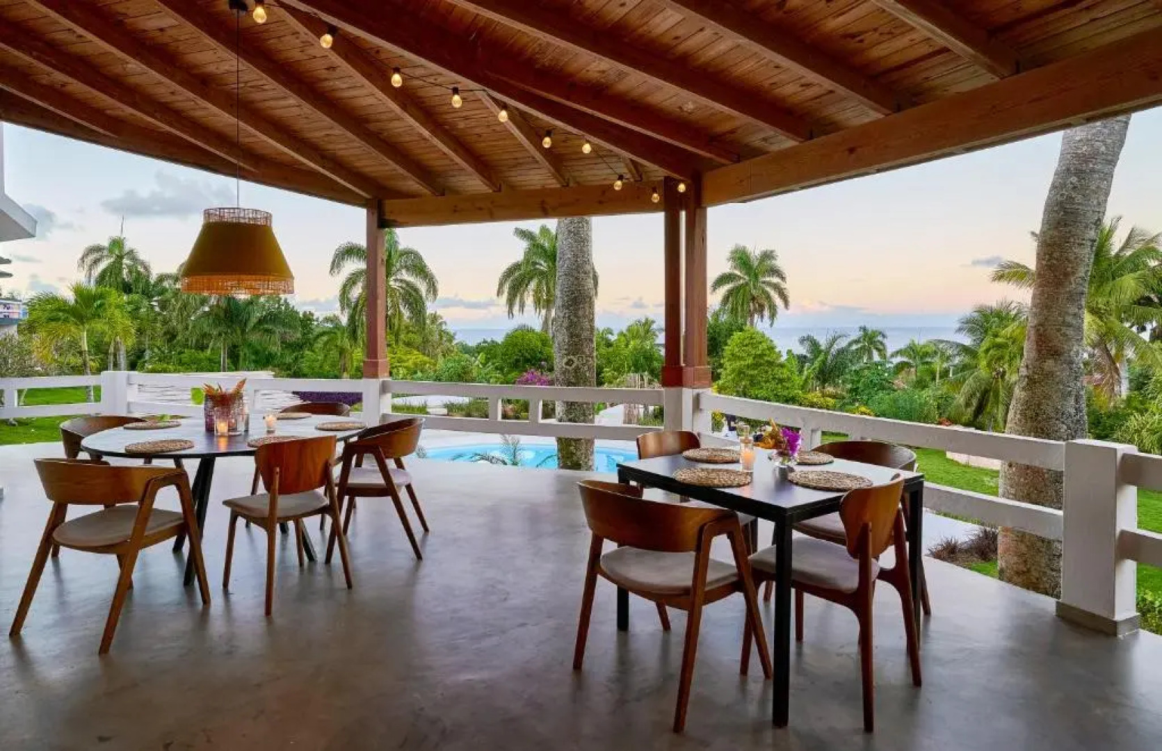 Catalina Tropical Lodge