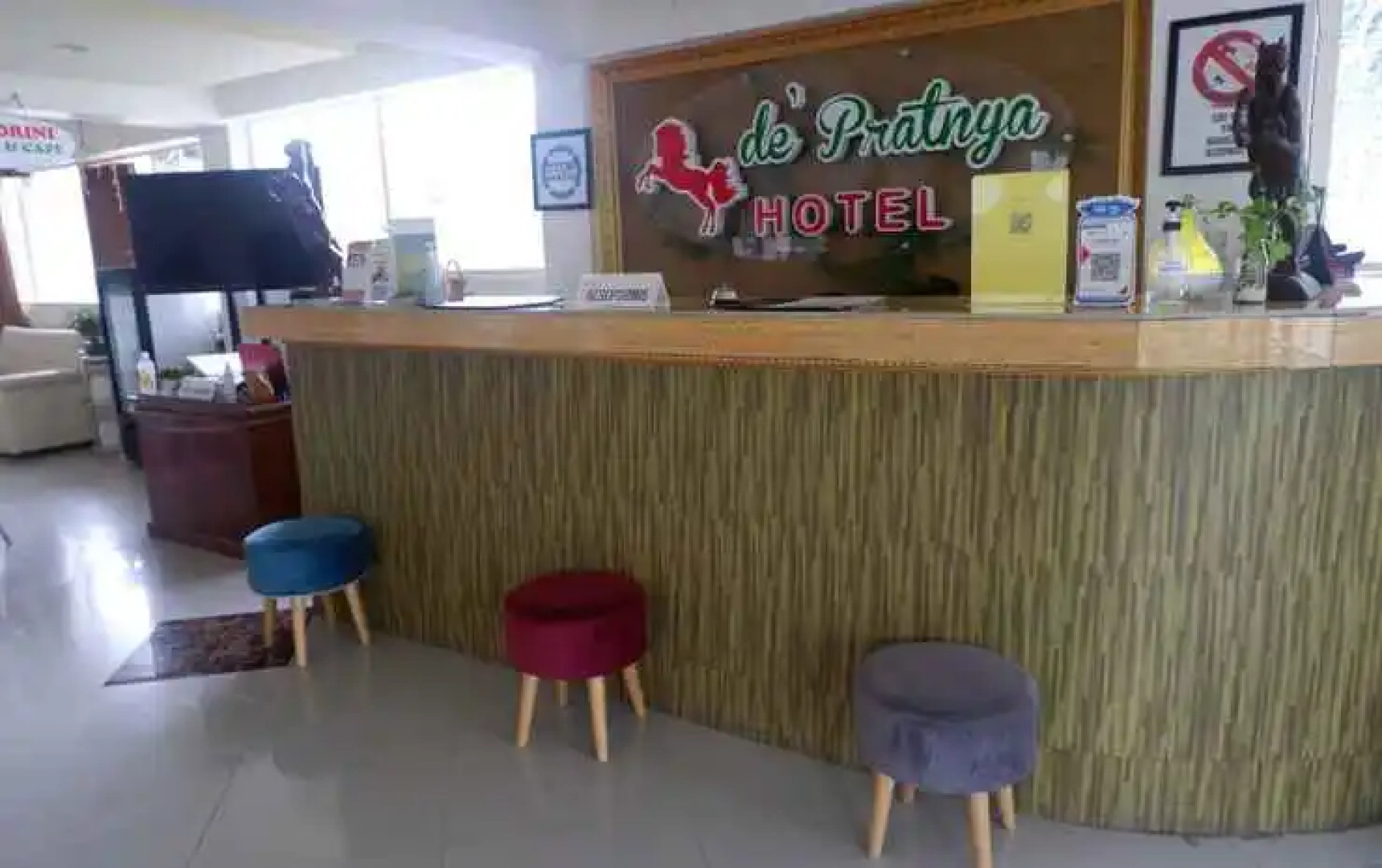 Votel Hotel DePratnya Kediri