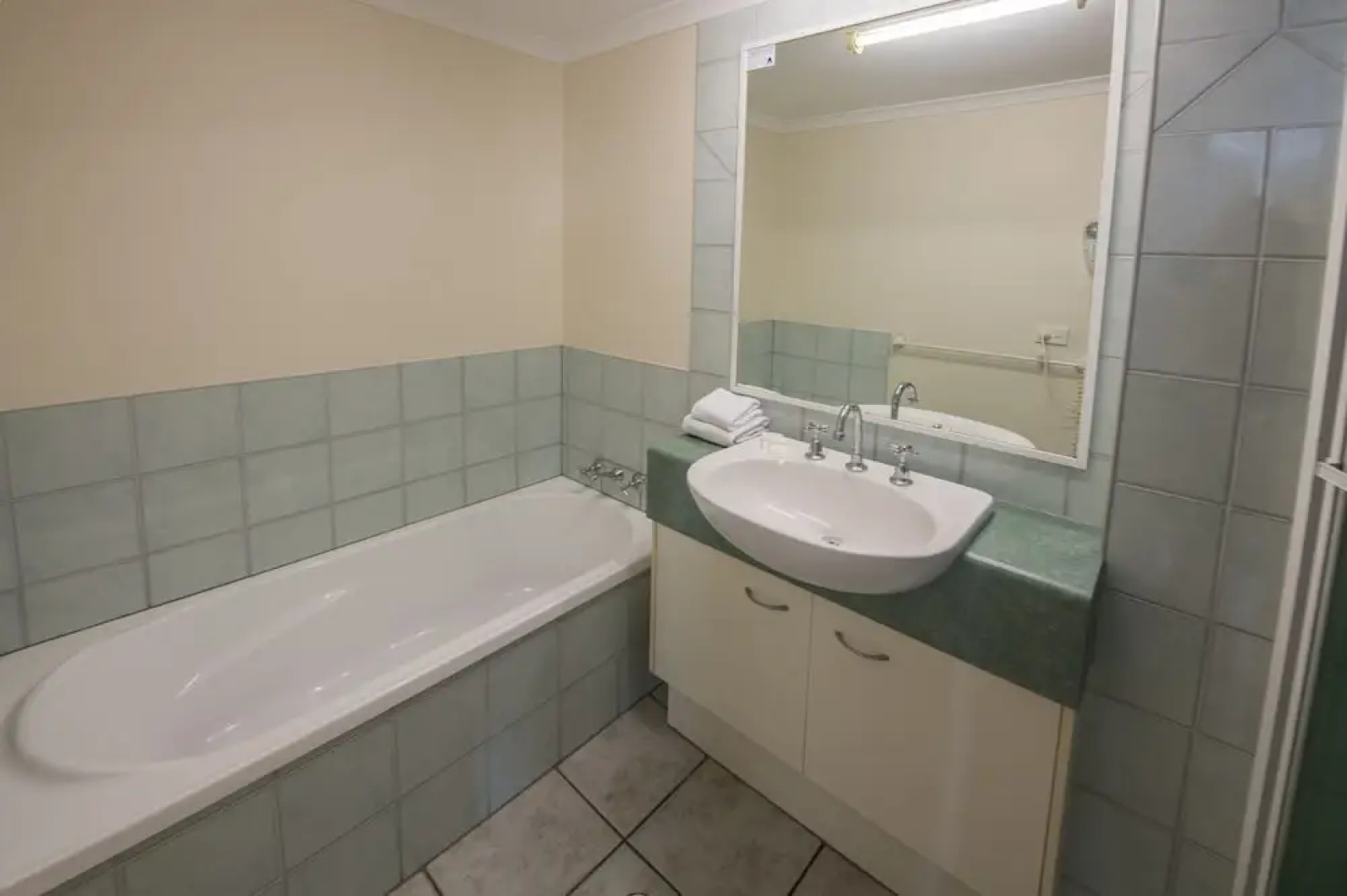 Centrepoint Holiday Apartments