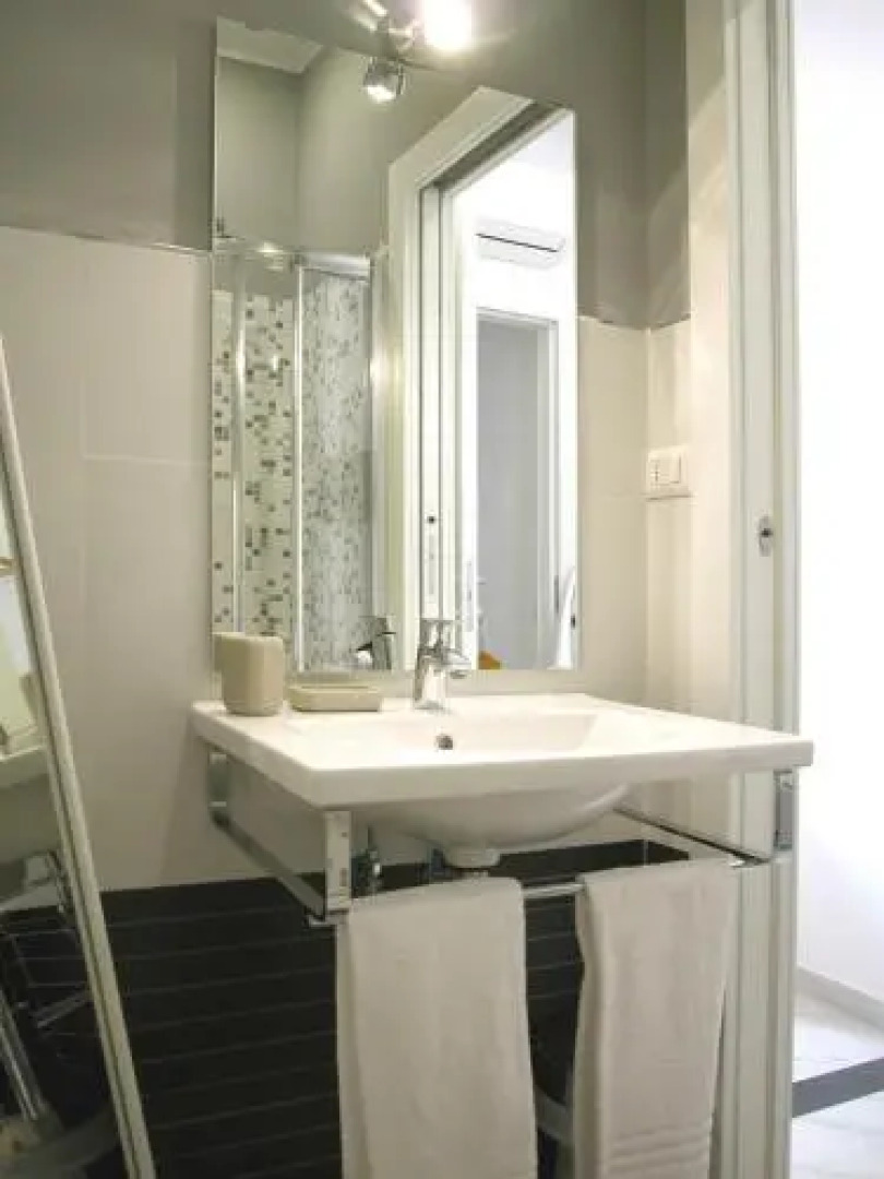 MB Sisters Glam Rooms