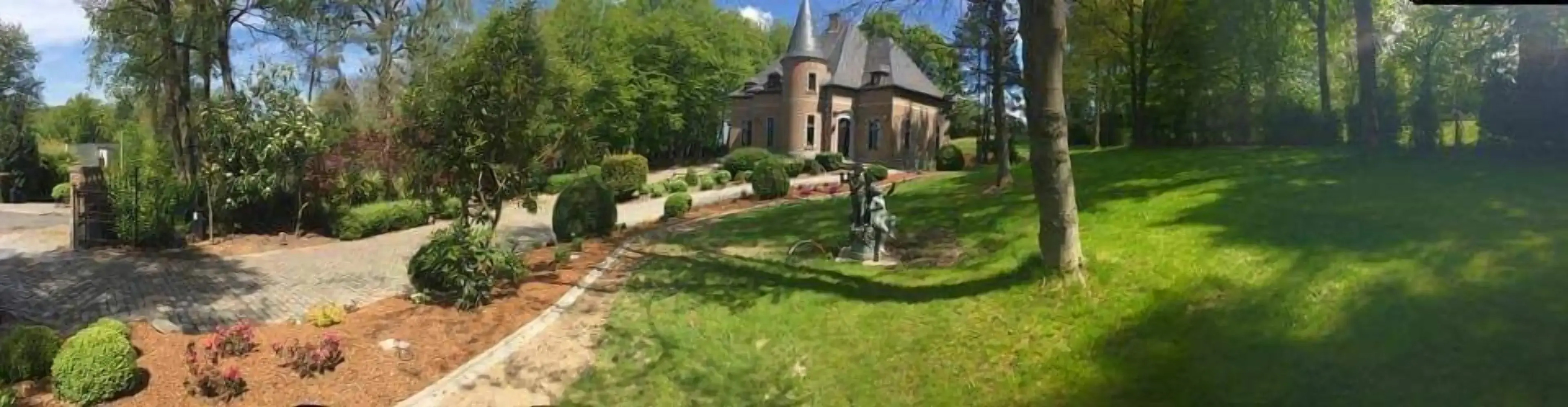 Le Chateau des Eglantines