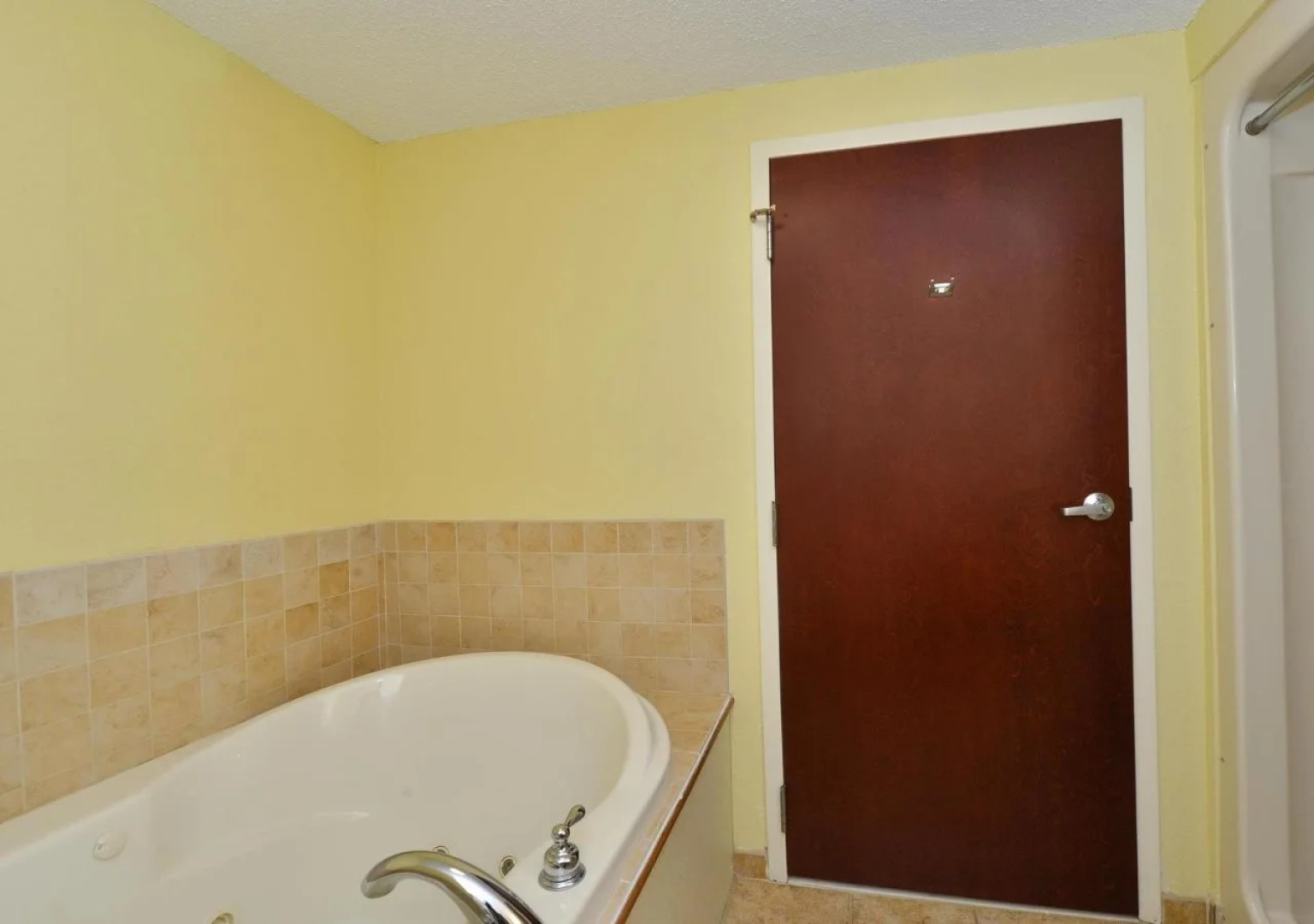 Best Western Plus Crossroads Inn & Suites