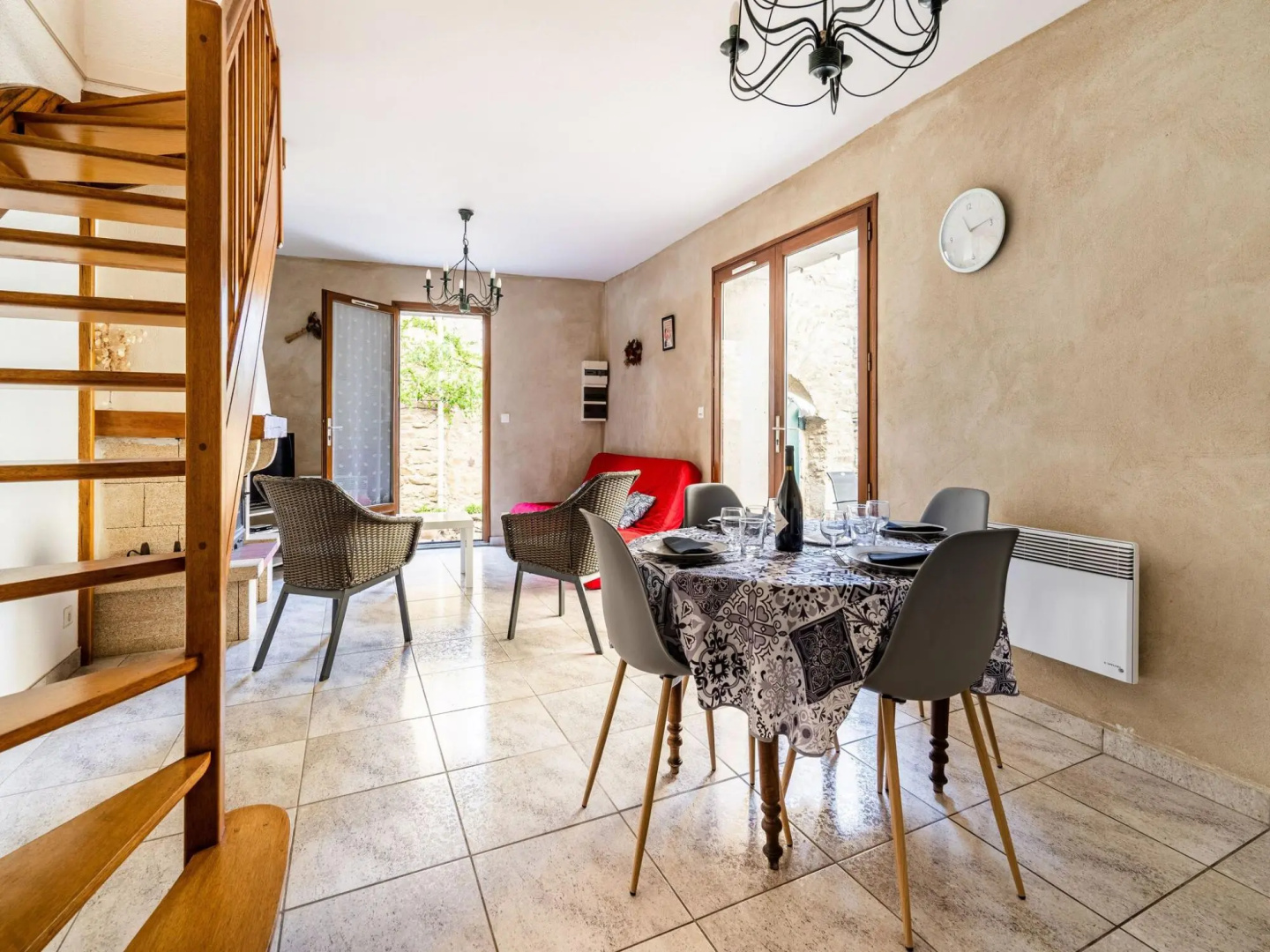Vineyards & Village Stay