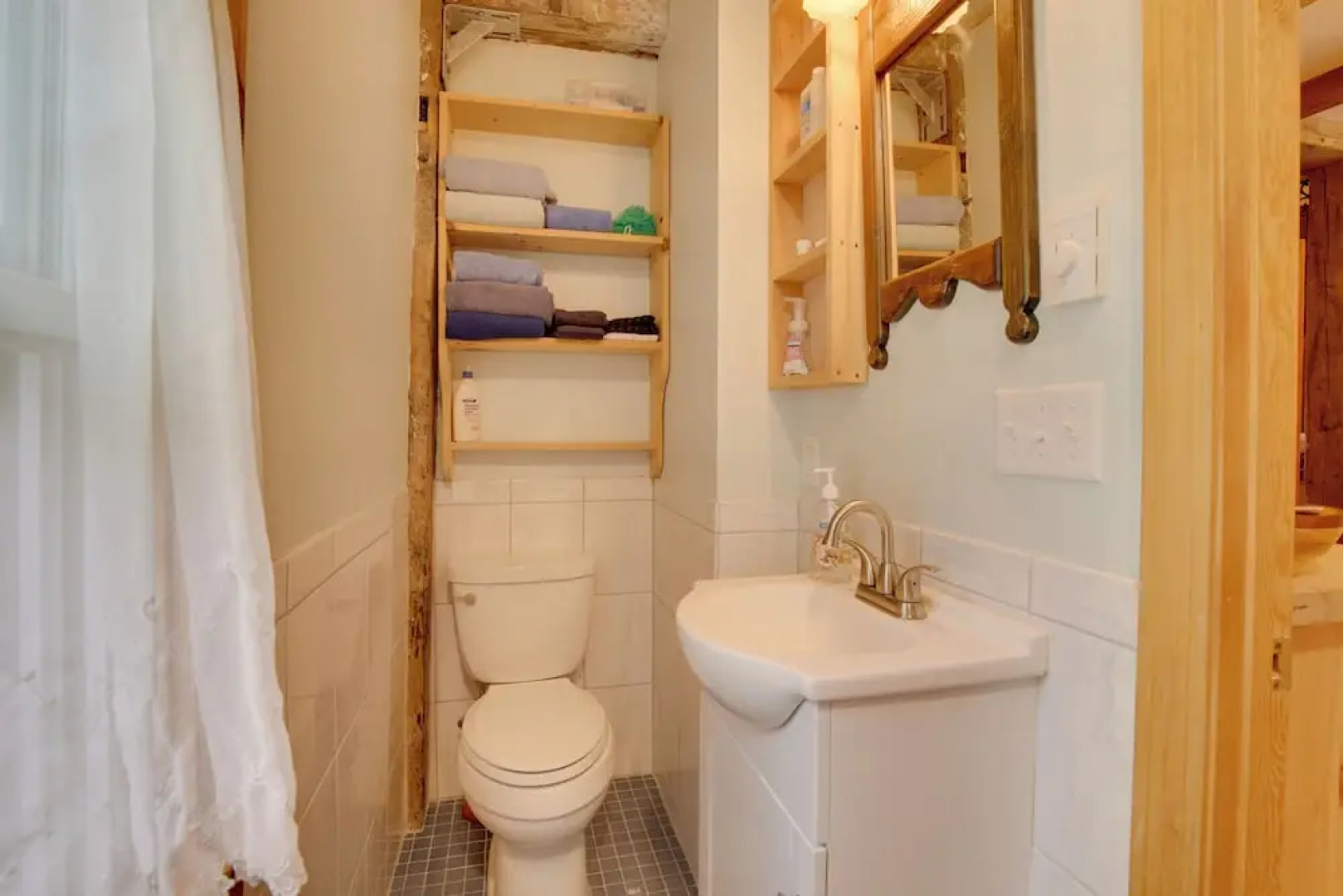 Cozy 1930s-style Waterfront Maine Cabin w/ Dock!