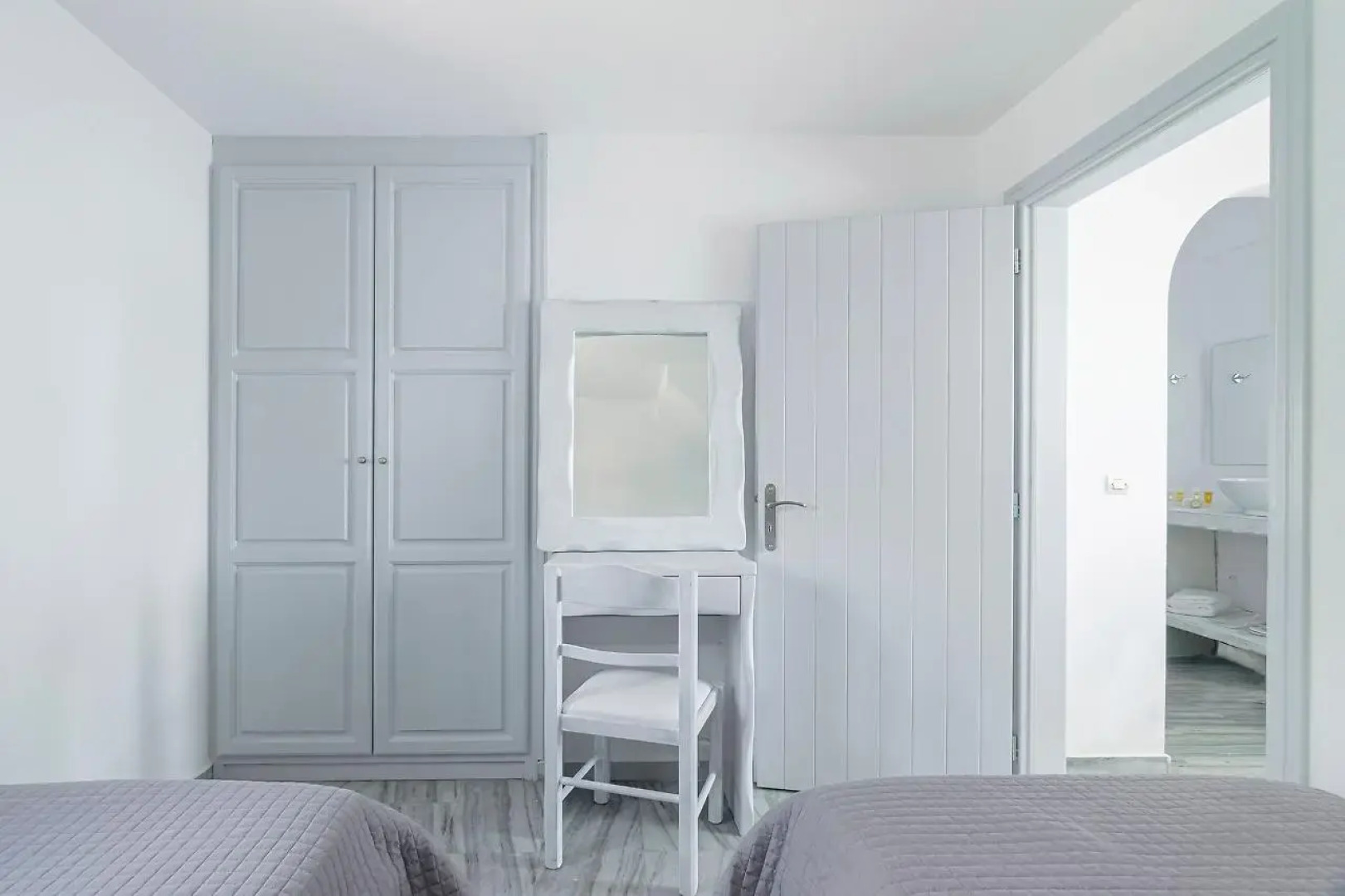 Phaos Santorini Suites