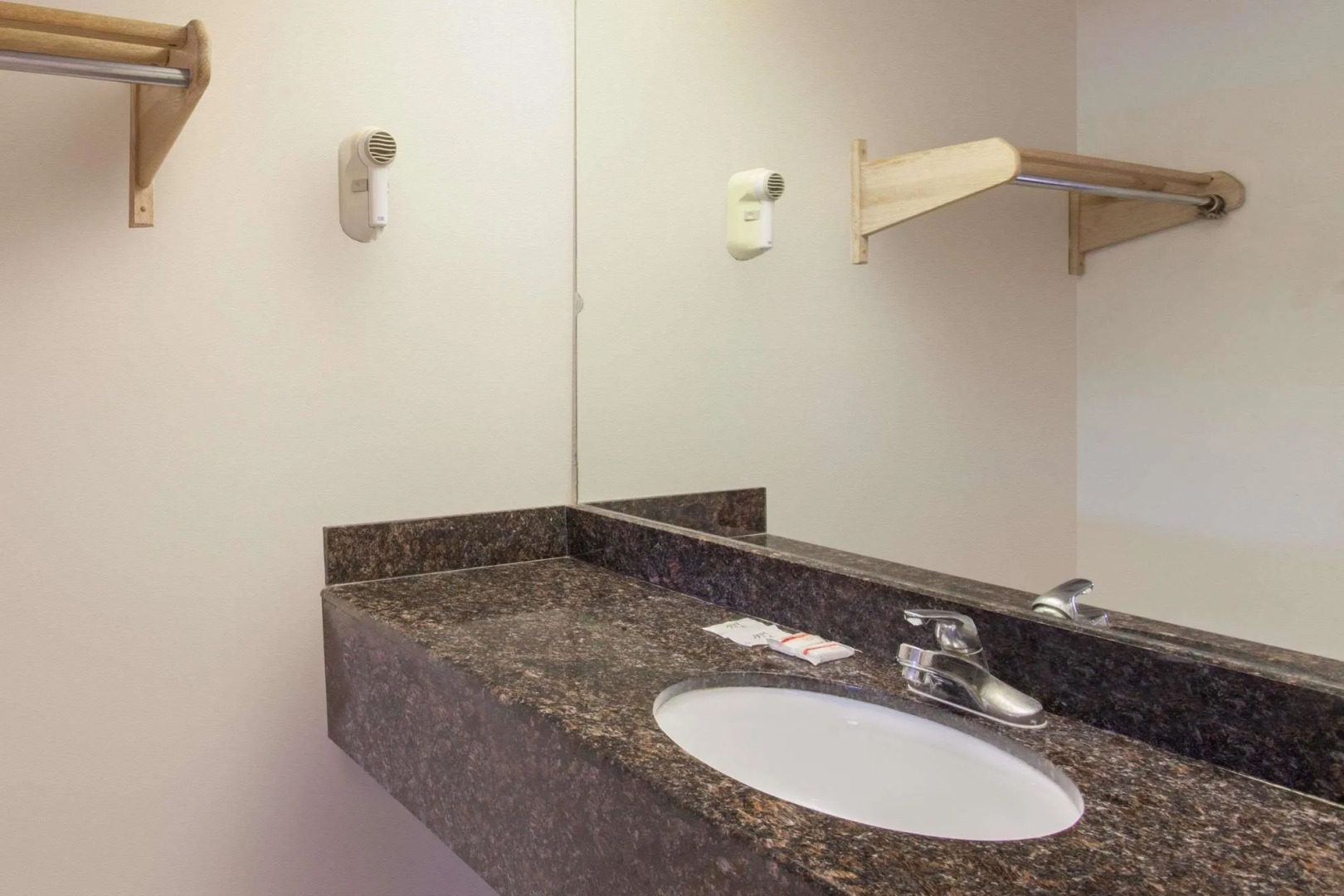 Days Inn by Wyndham Decatur Priceville I-65 Exit 334